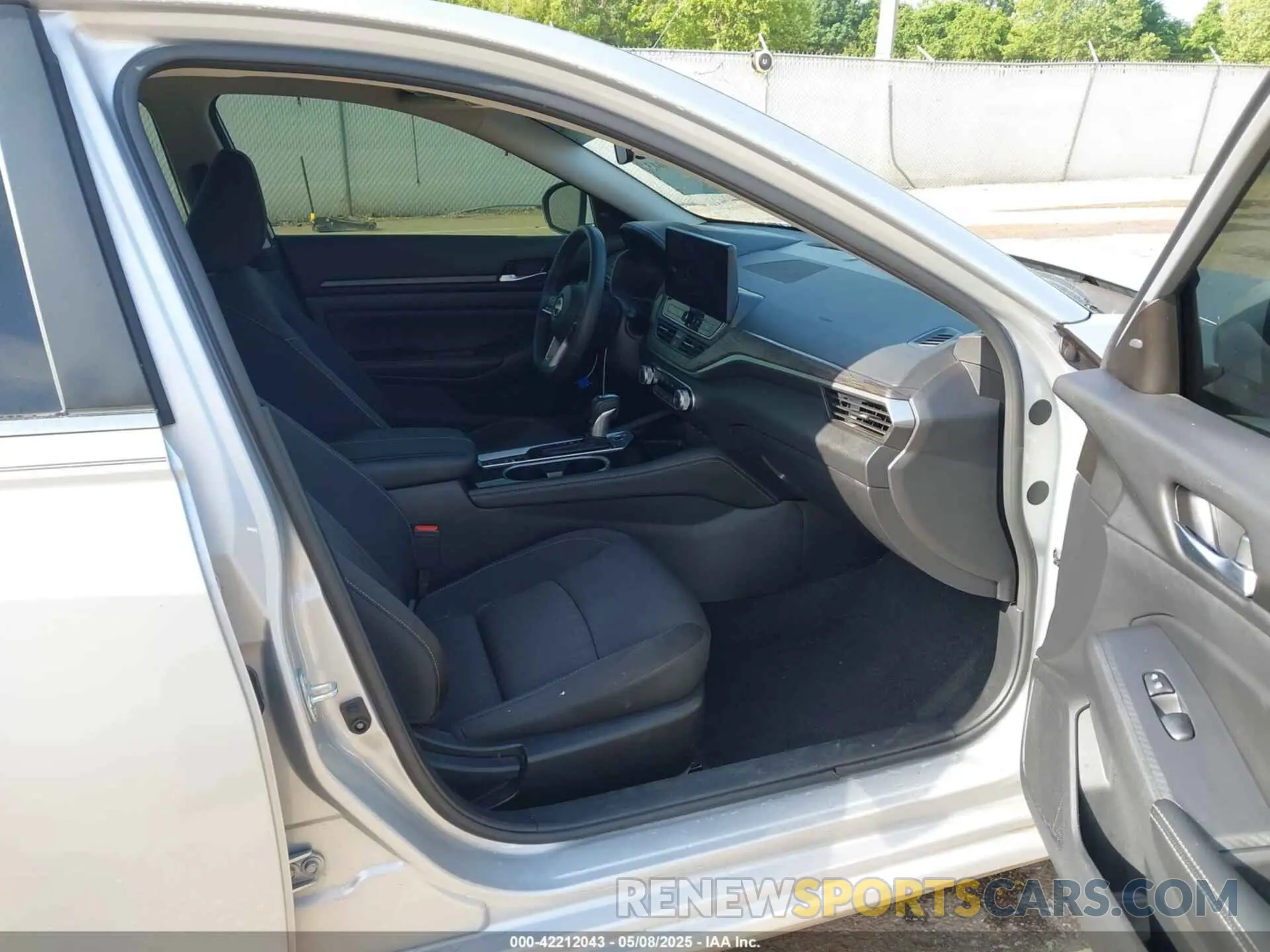 5 fotografías del automóvil dañado 1N4BL4DV5RN410084 NISSAN ALTIMA 2024