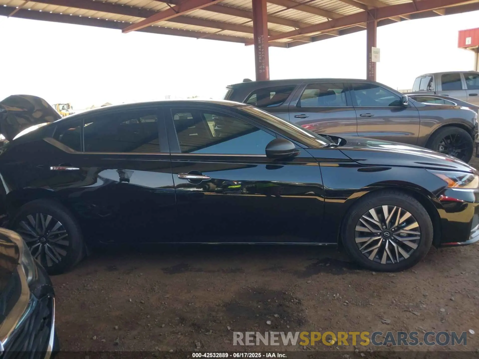 13 fotografías del automóvil dañado 1N4BL4DV7RN326445 NISSAN ALTIMA 2024