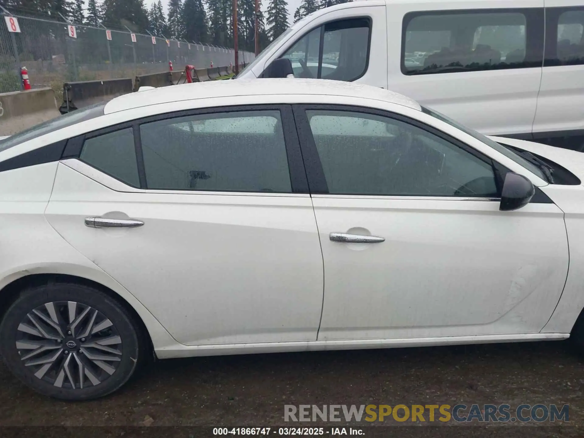 13 fotografías del automóvil dañado 1N4BL4DV8RN432726 NISSAN ALTIMA 2024