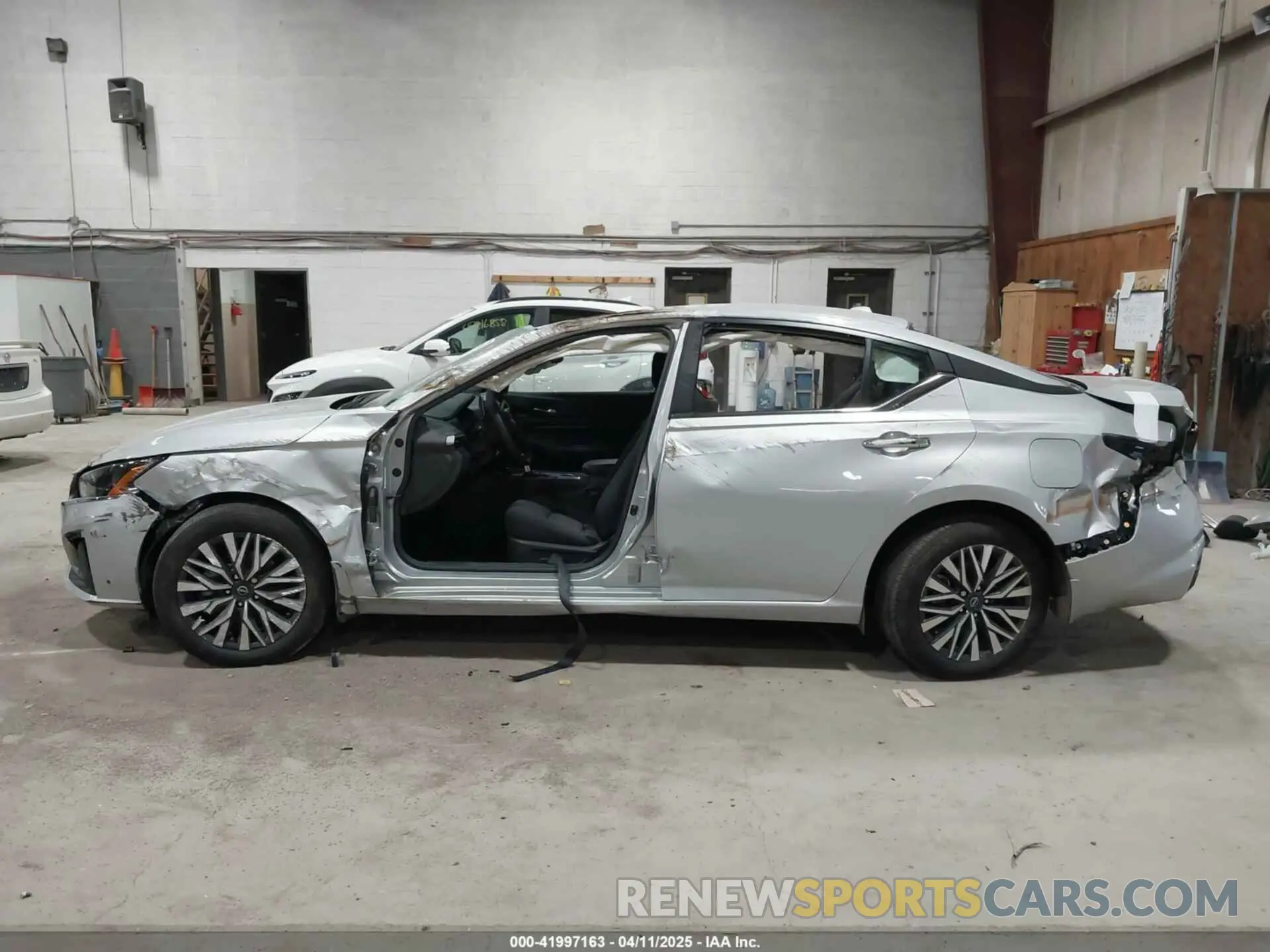 14 fotografías del automóvil dañado 1N4BL4DW3RN401845 NISSAN ALTIMA 2024