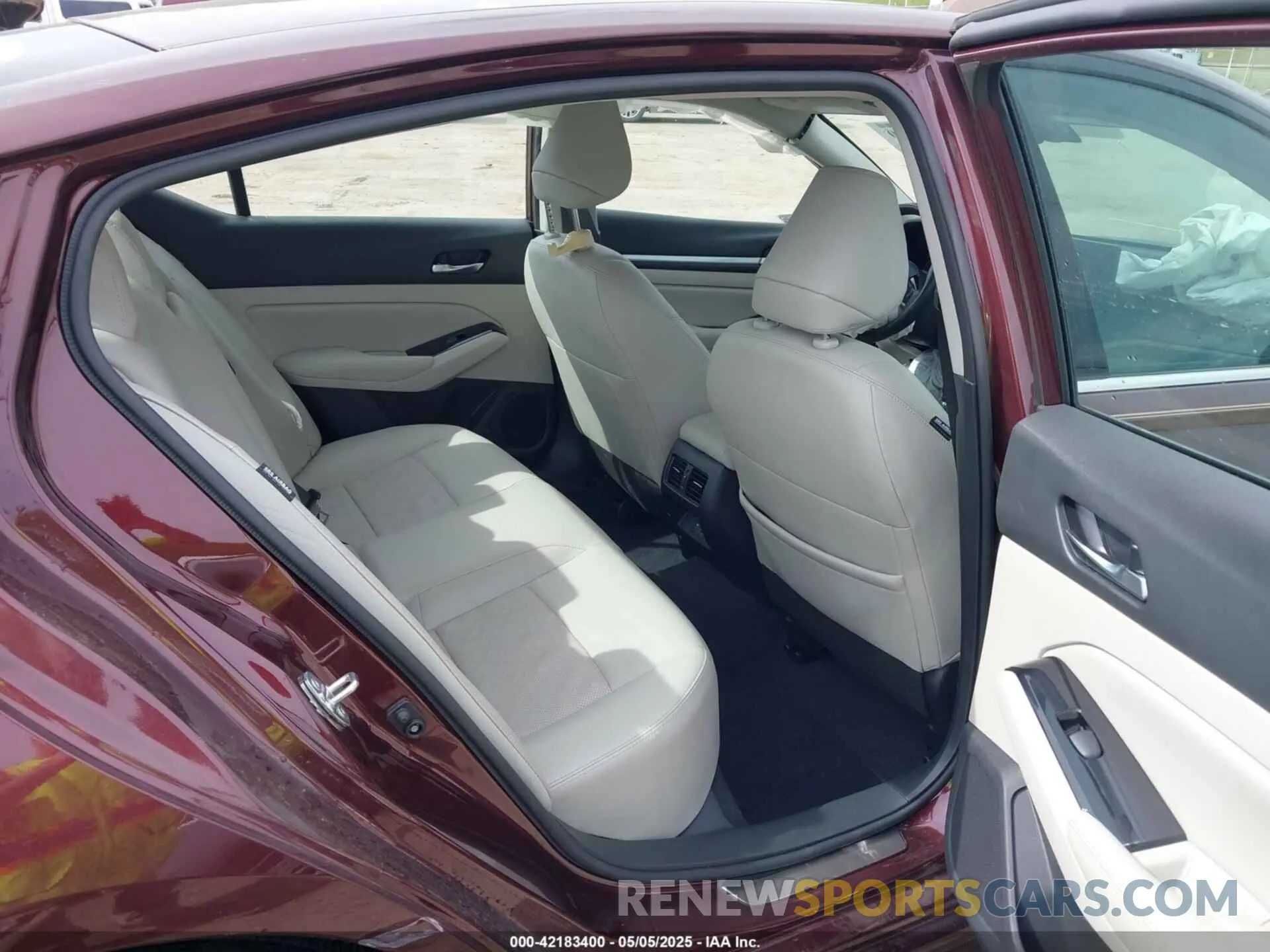 8 fotografías del automóvil dañado 1N4BL4EWXRN304835 NISSAN ALTIMA 2024