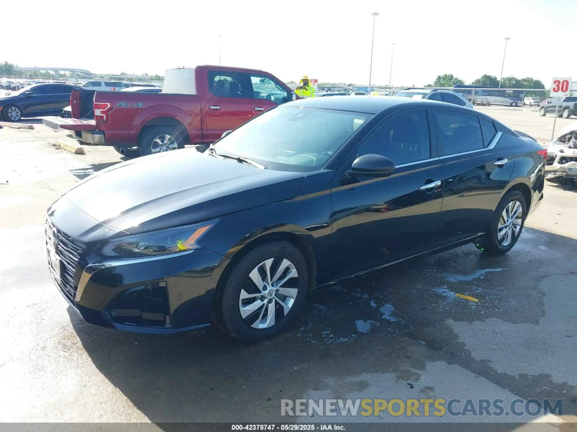 2 fotografías del automóvil dañado 1N4BL4BV0SN317580 NISSAN ALTIMA 2025