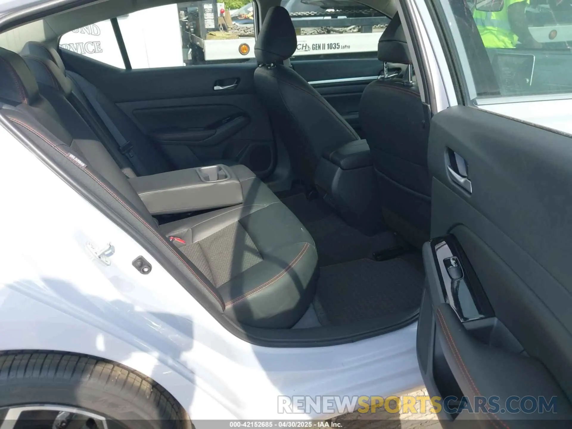 8 fotografías del automóvil dañado 1N4BL4CV0SN361223 NISSAN ALTIMA 2025