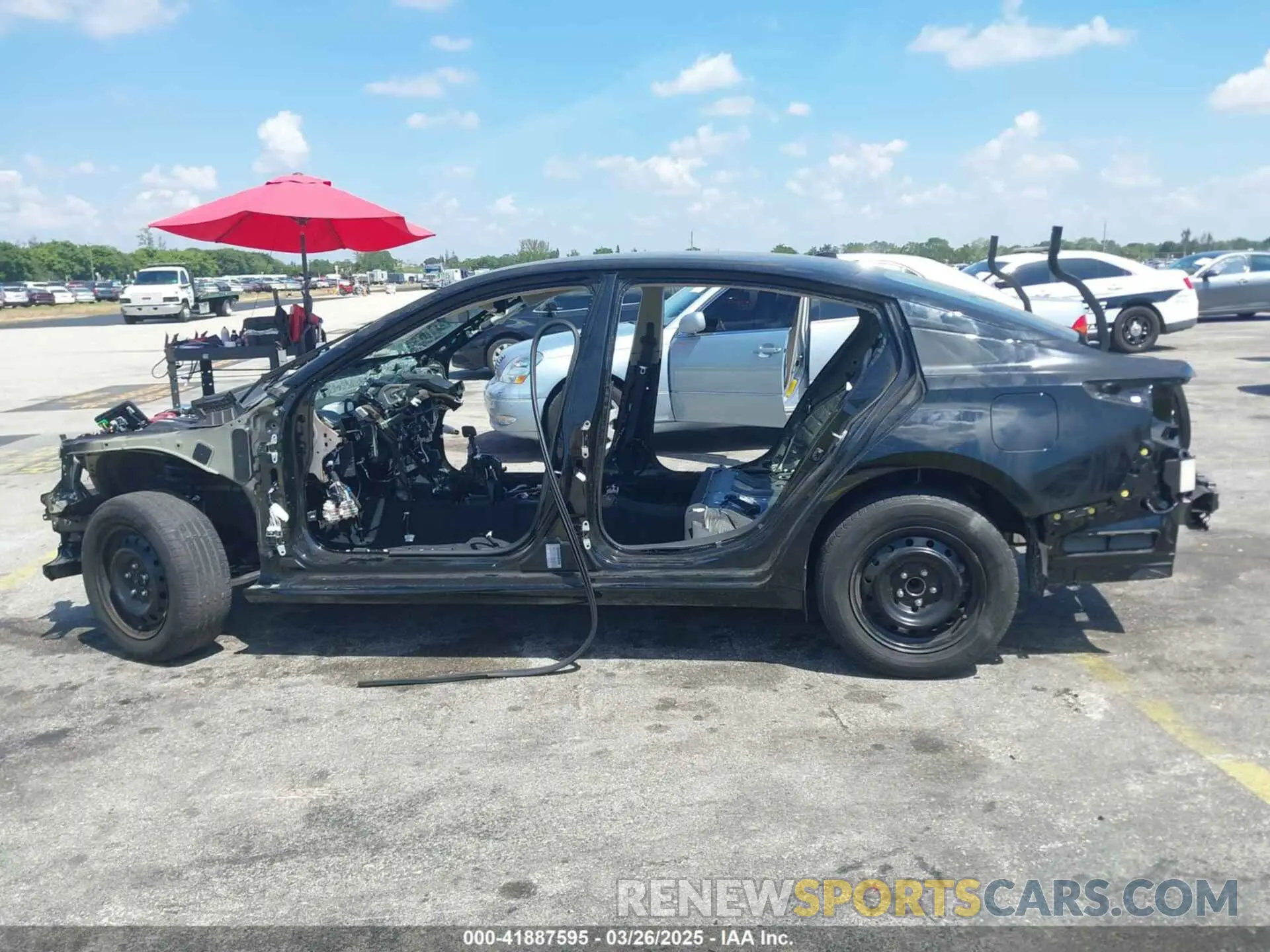 13 fotografías del automóvil dañado 1N4BL4CV4SN363170 NISSAN ALTIMA 2025