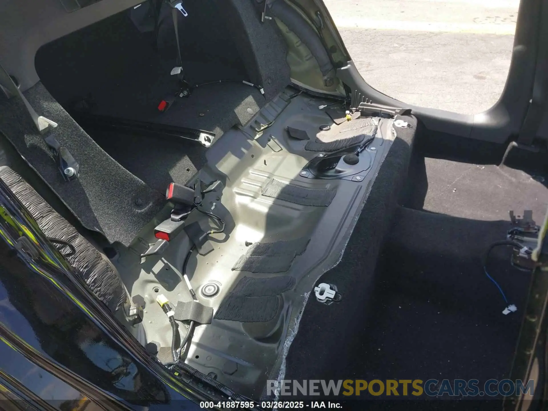 8 fotografías del automóvil dañado 1N4BL4CV4SN363170 NISSAN ALTIMA 2025