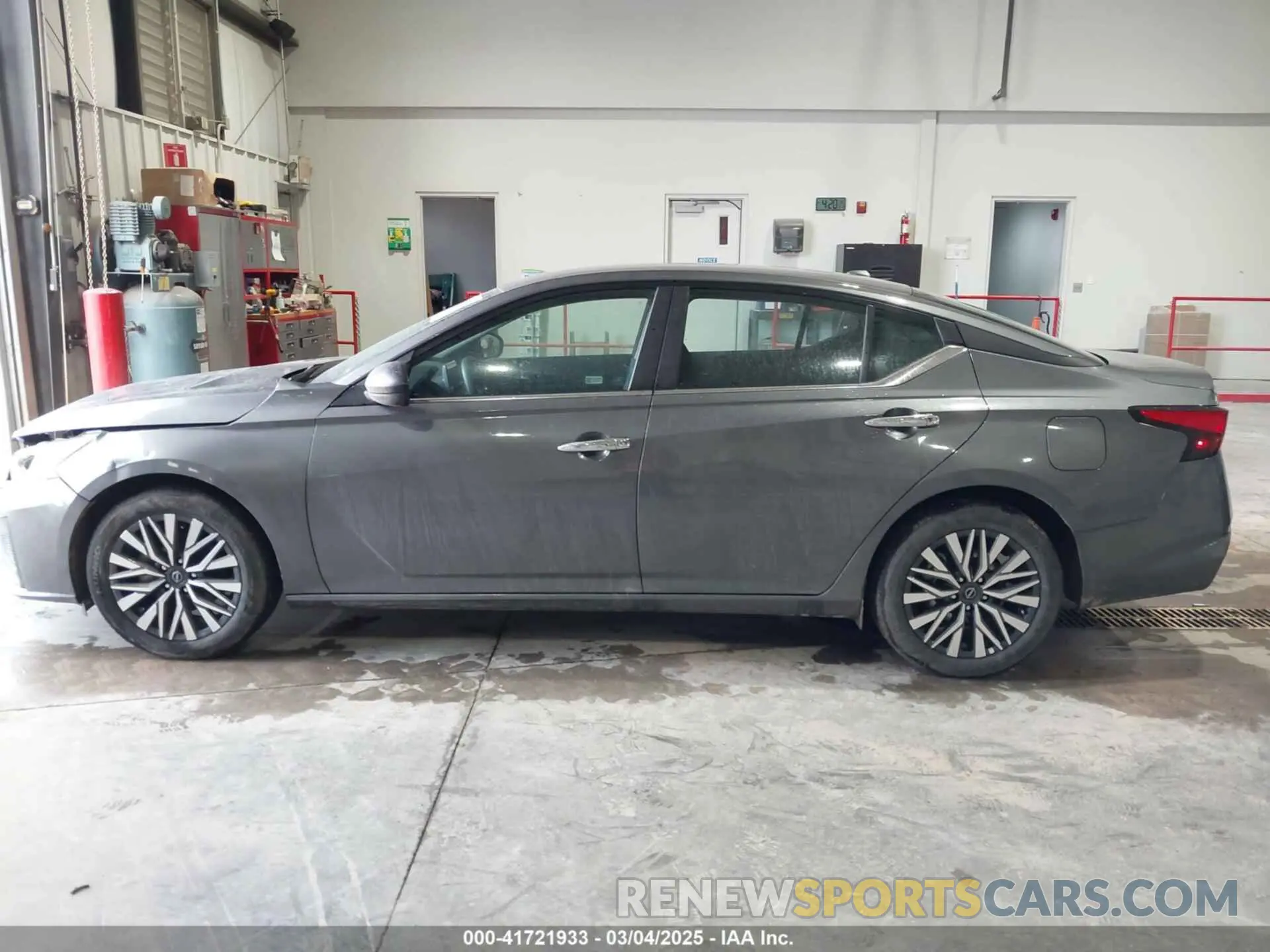 14 fotografías del automóvil dañado 1N4BL4DV0SN302395 NISSAN ALTIMA 2025