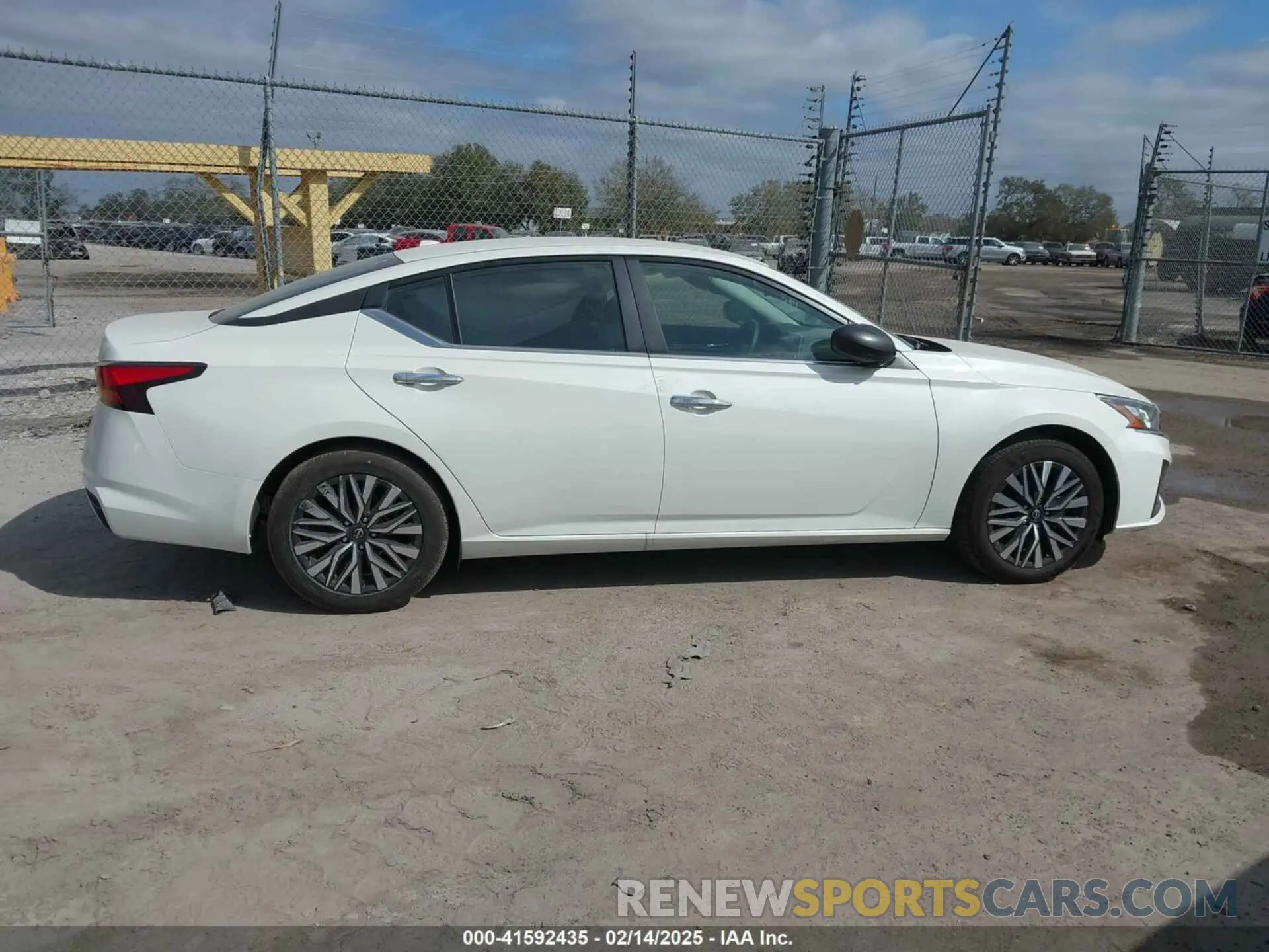 13 fotografías del automóvil dañado 1N4BL4DV1SN308559 NISSAN ALTIMA 2025