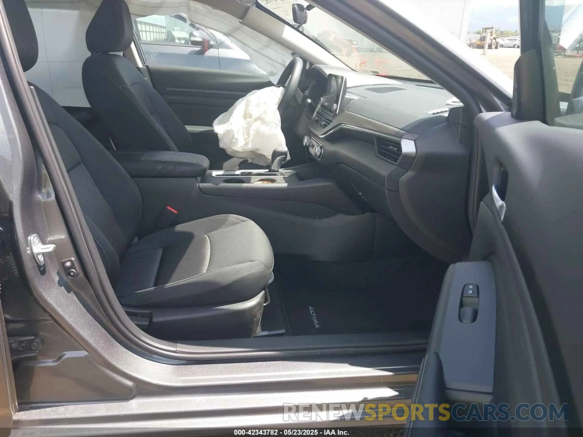 5 fotografías del automóvil dañado 1N4BL4DV1SN381639 NISSAN ALTIMA 2025