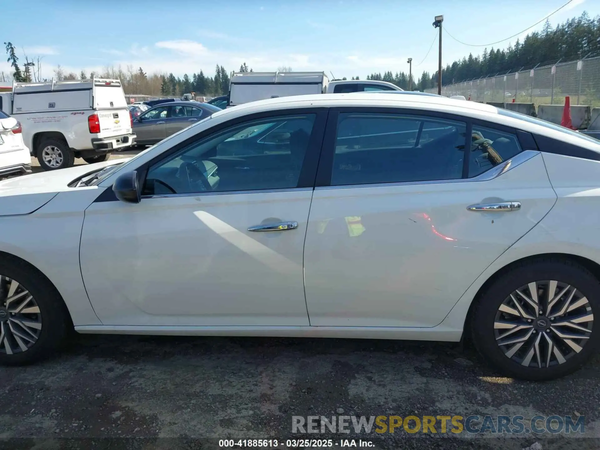 15 fotografías del automóvil dañado 1N4BL4DV3SN358315 NISSAN ALTIMA 2025