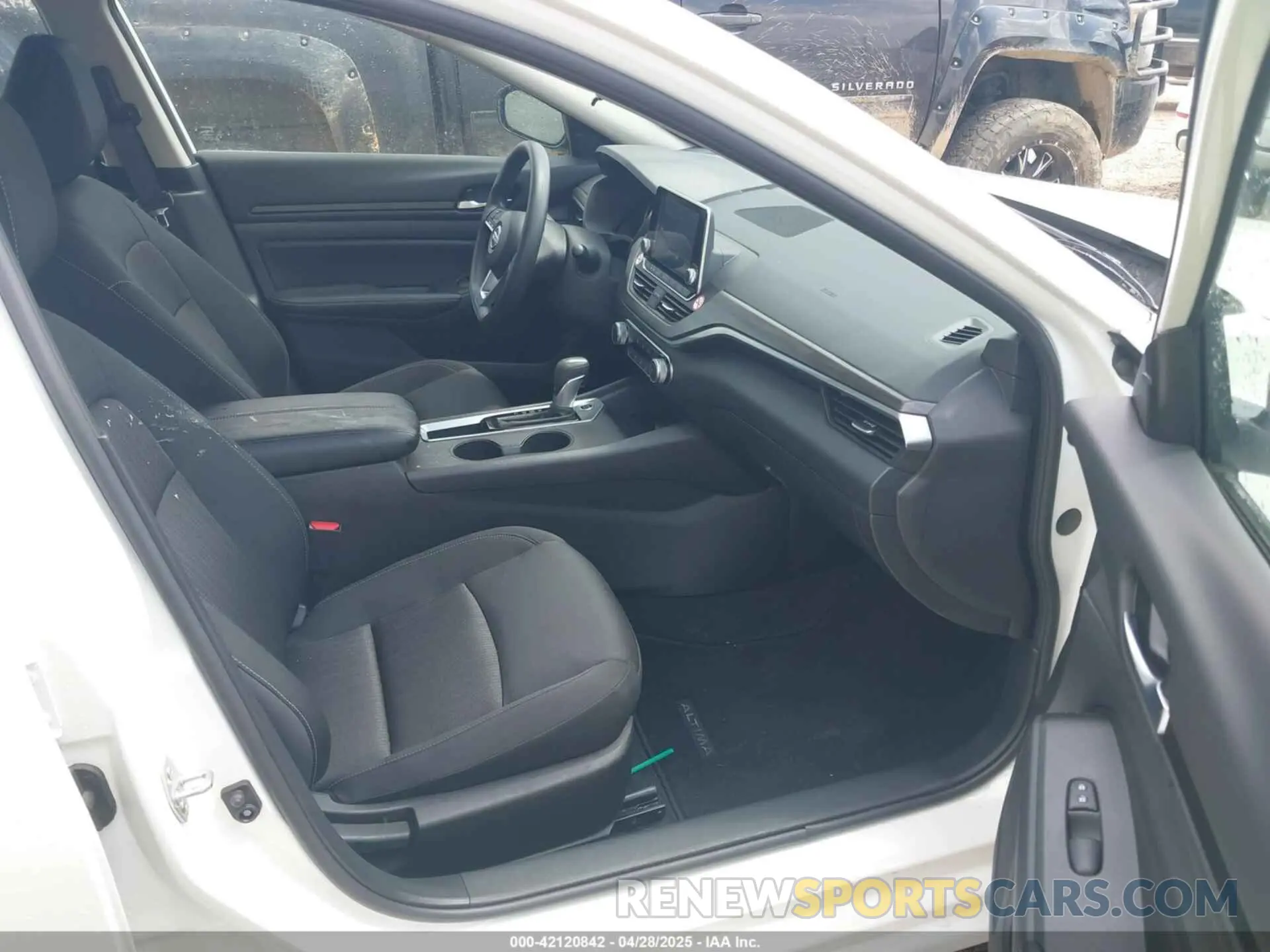 5 fotografías del automóvil dañado 1N4BL4DV4SN313741 NISSAN ALTIMA 2025