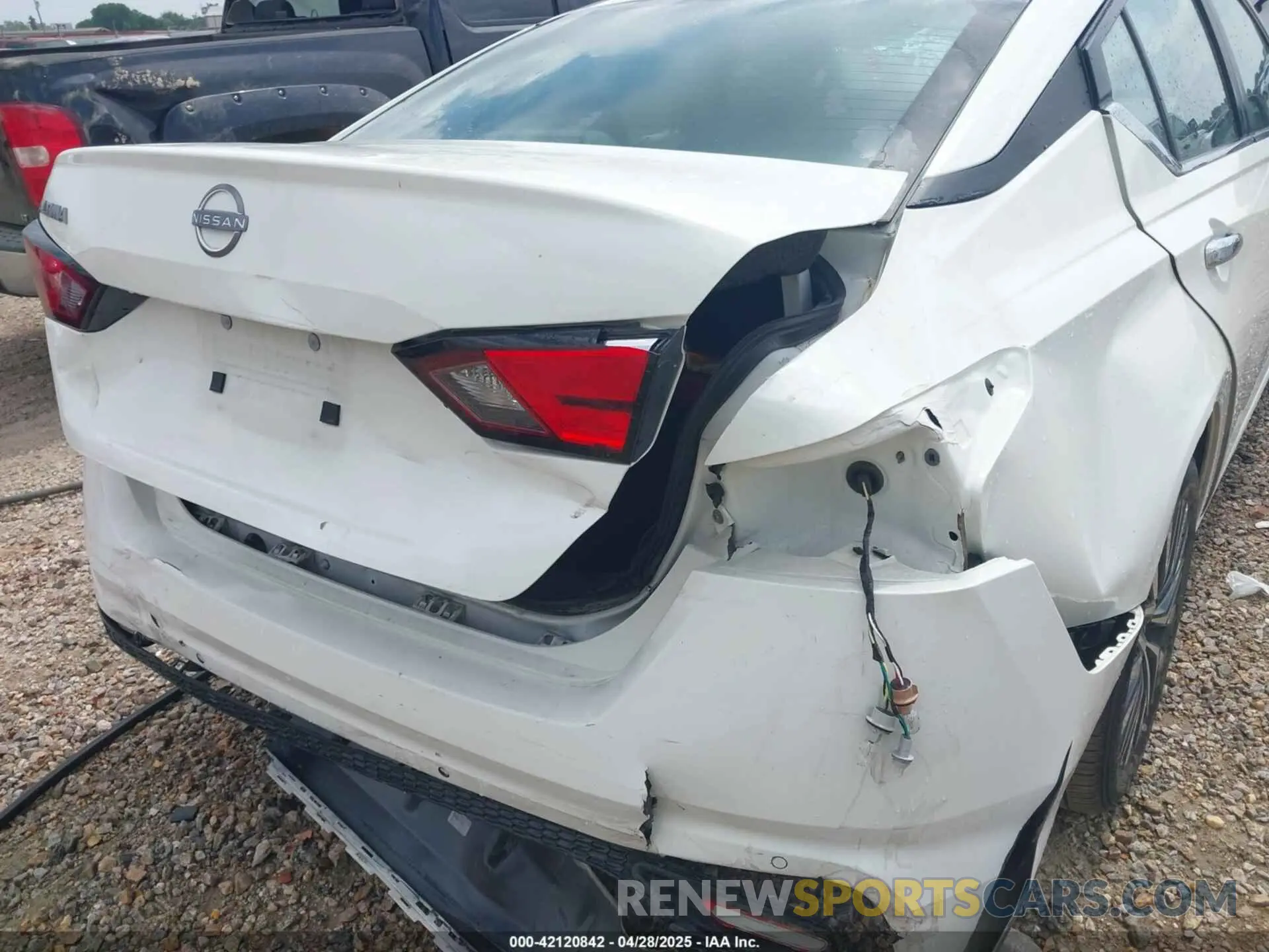 6 fotografías del automóvil dañado 1N4BL4DV4SN313741 NISSAN ALTIMA 2025