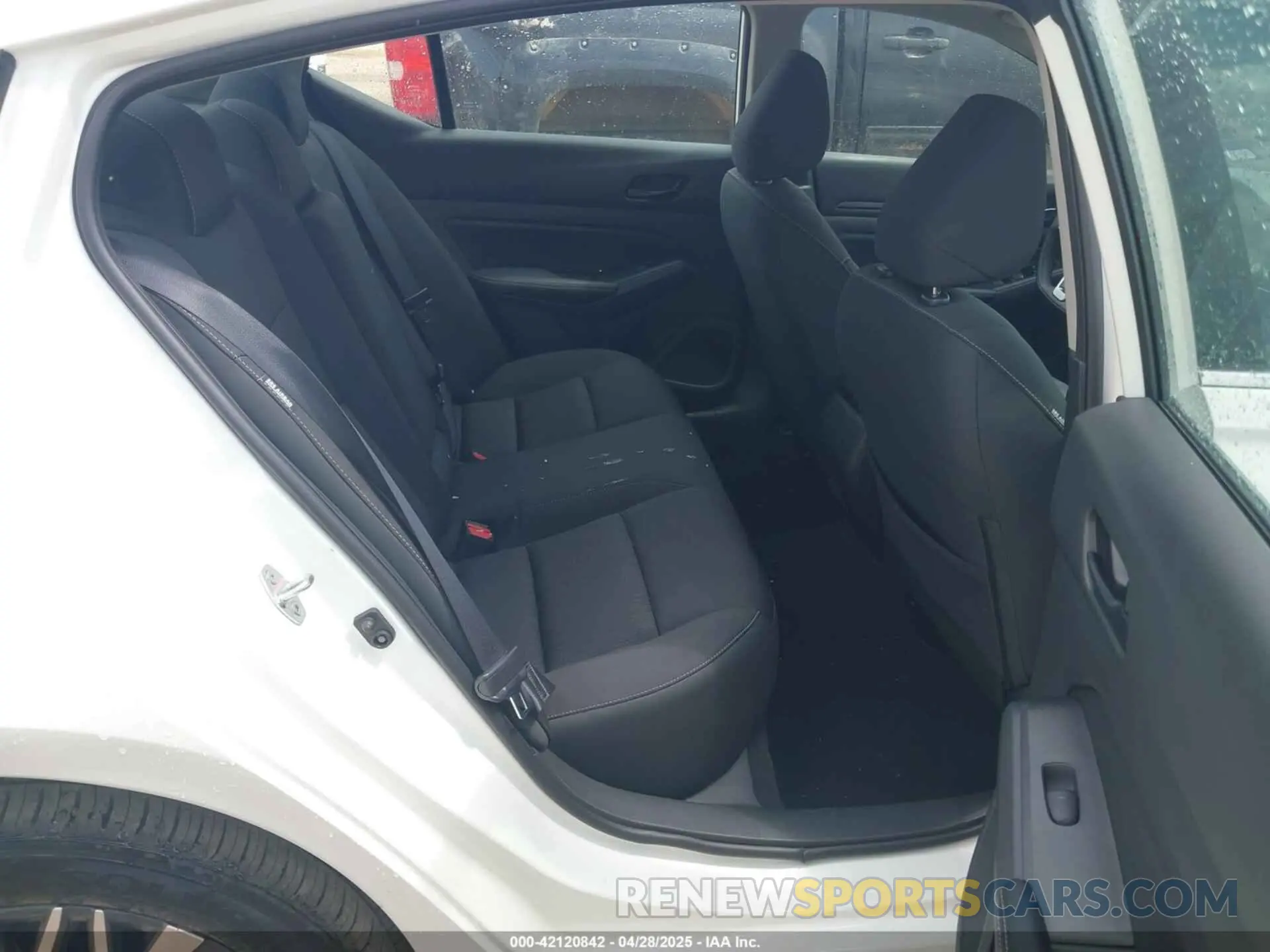 8 fotografías del automóvil dañado 1N4BL4DV4SN313741 NISSAN ALTIMA 2025