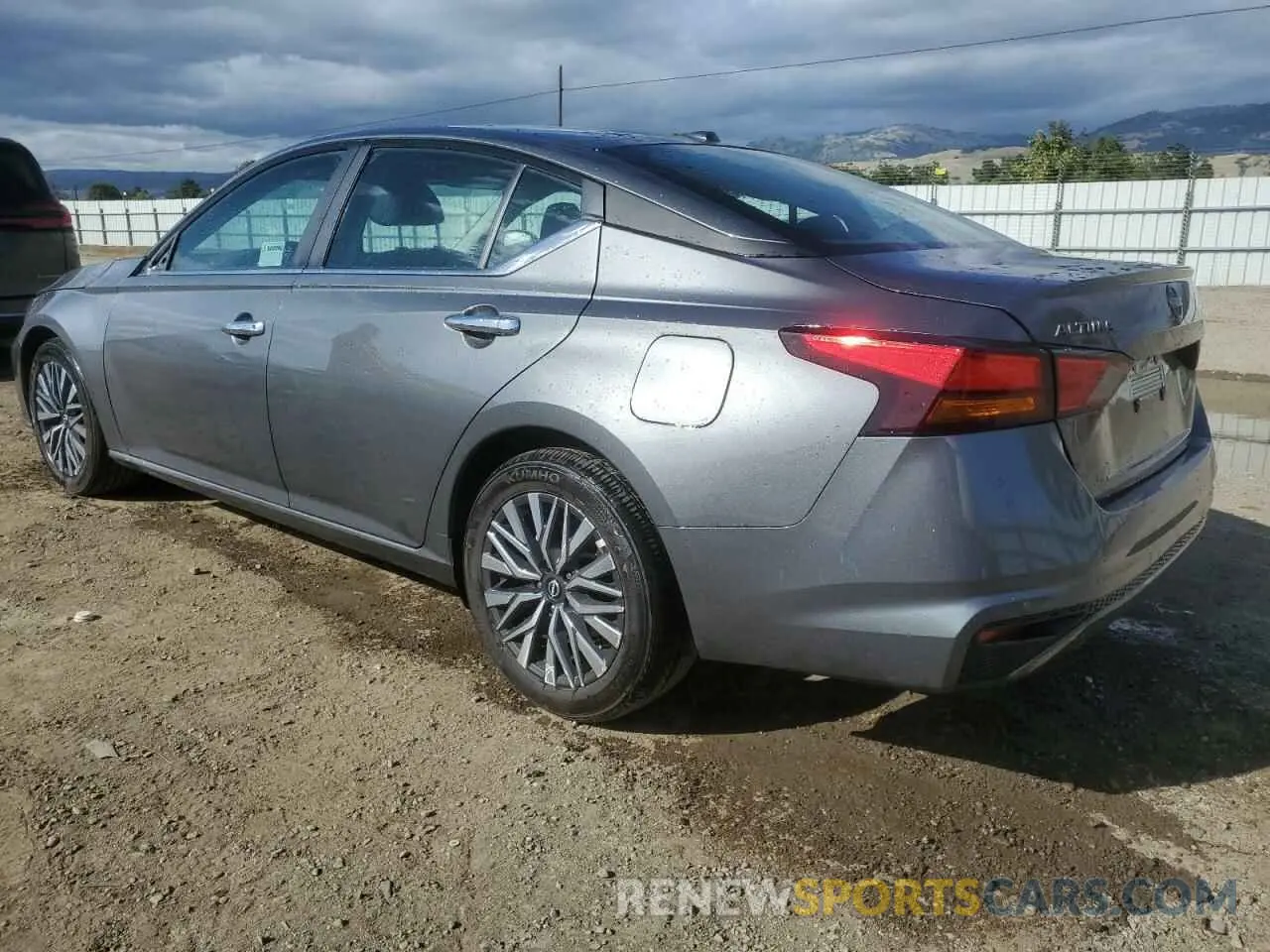2 fotografías del automóvil dañado 1N4BL4DV5SN350734 NISSAN ALTIMA 2025