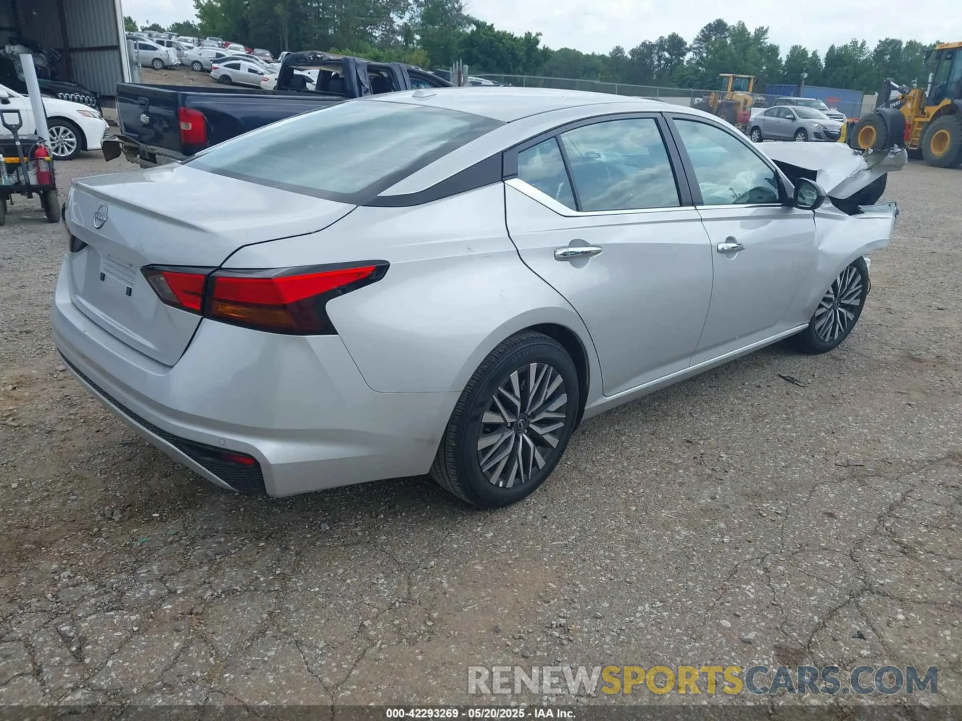 4 fotografías del automóvil dañado 1N4BL4DV5SN357330 NISSAN ALTIMA 2025