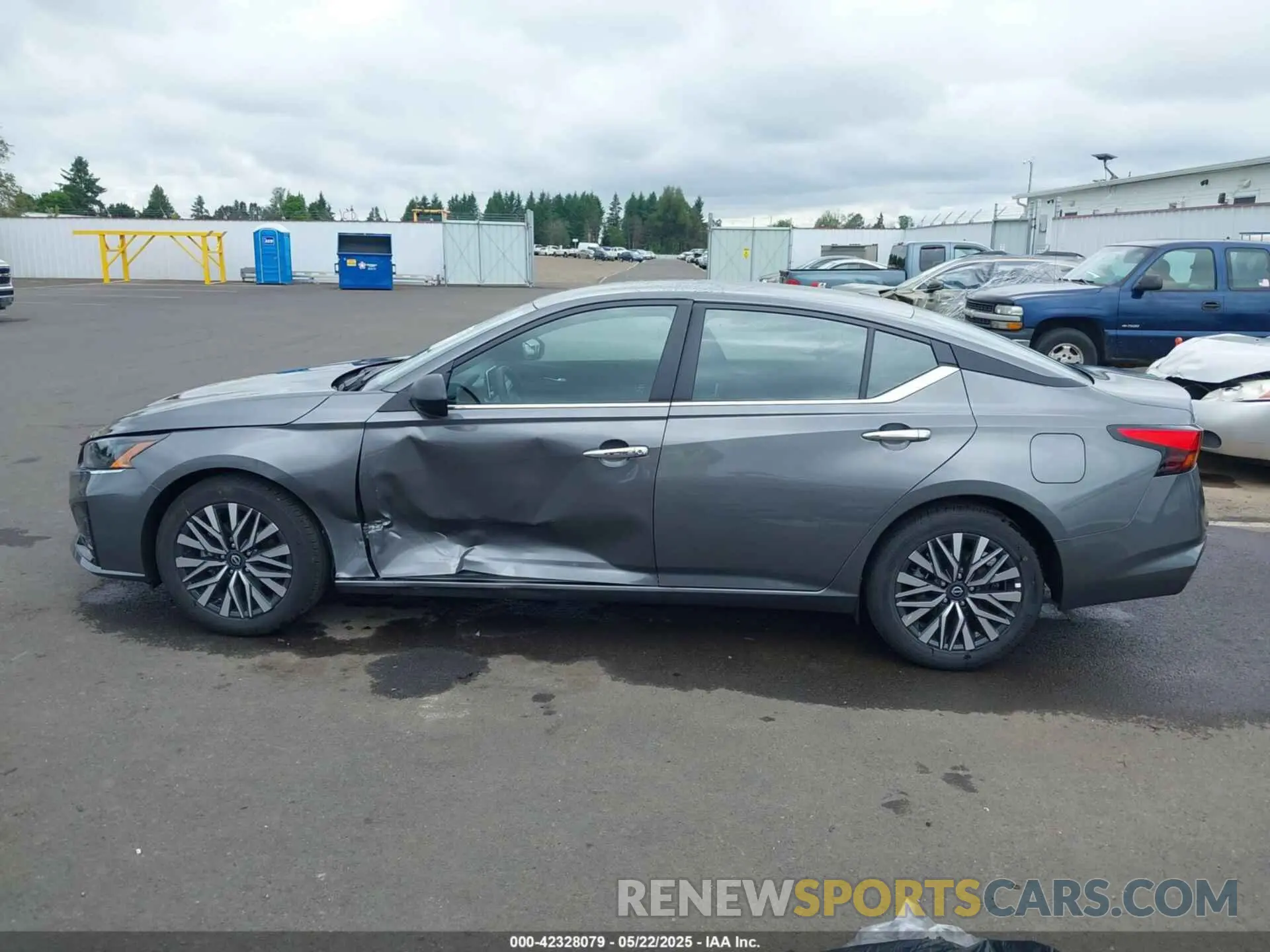 14 fotografías del automóvil dañado 1N4BL4DV5SN381613 NISSAN ALTIMA 2025