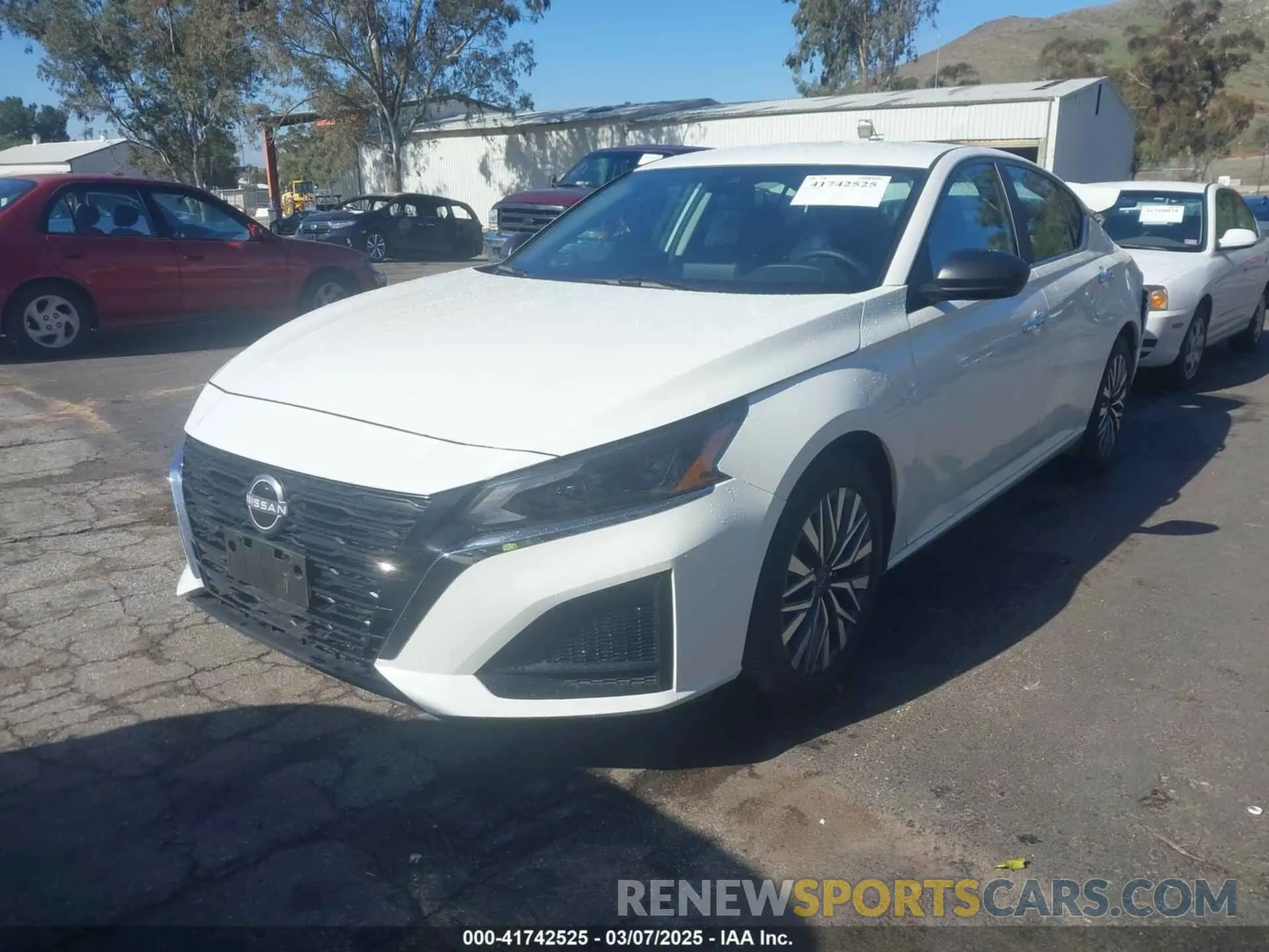 2 fotografías del automóvil dañado 1N4BL4DV6SN313725 NISSAN ALTIMA 2025