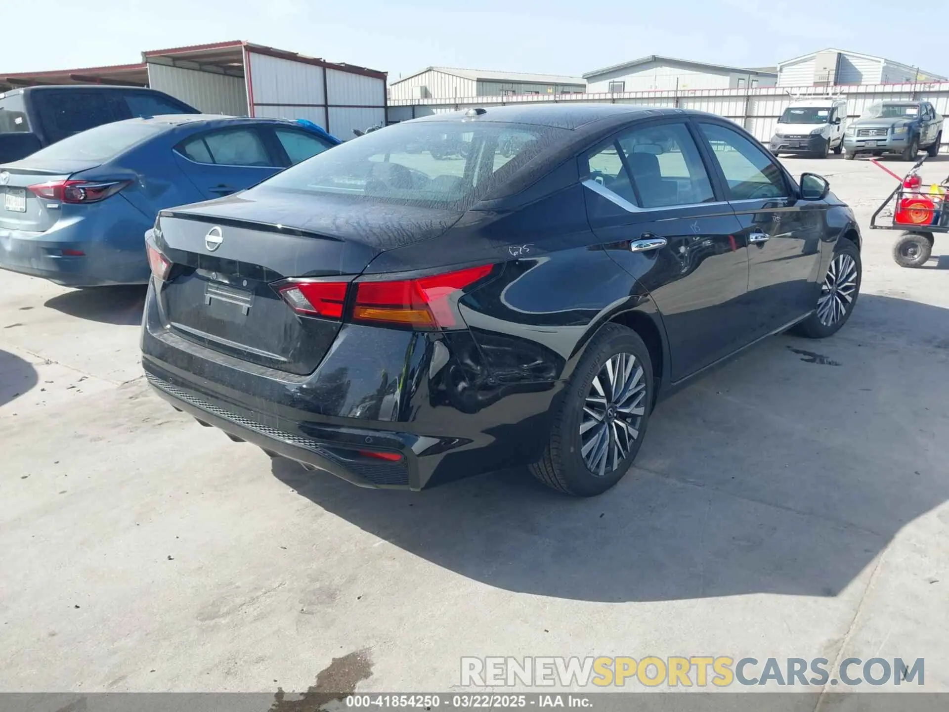 4 fotografías del automóvil dañado 1N4BL4DV6SN363122 NISSAN ALTIMA 2025