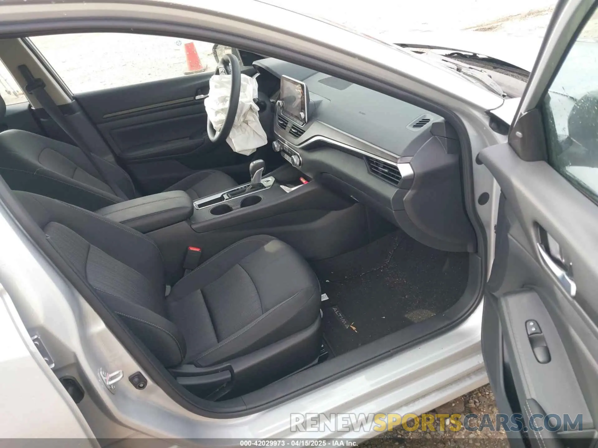 5 fotografías del automóvil dañado 1N4BL4DV6SN364206 NISSAN ALTIMA 2025
