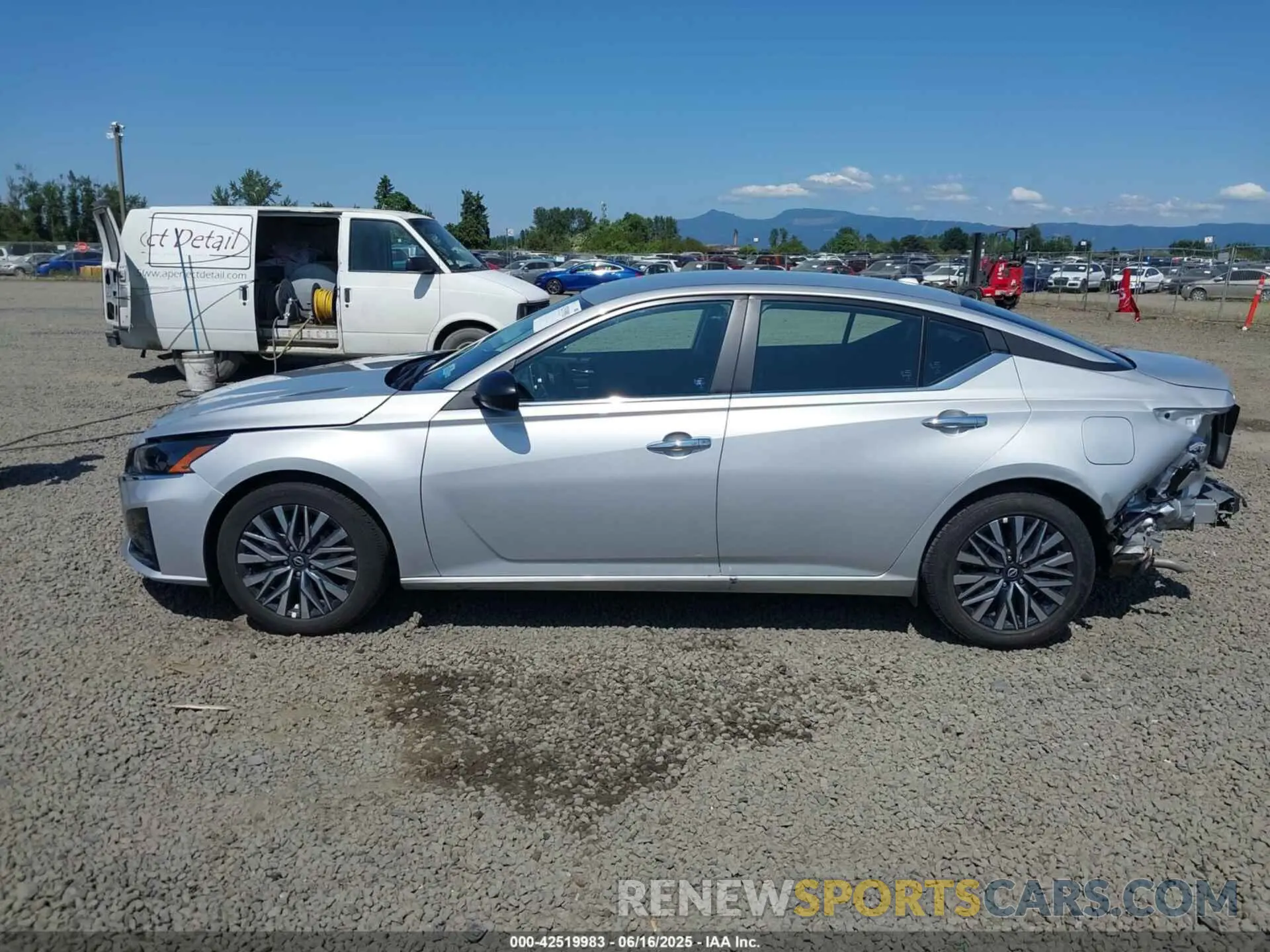 15 fotografías del automóvil dañado 1N4BL4DV6SN365033 NISSAN ALTIMA 2025