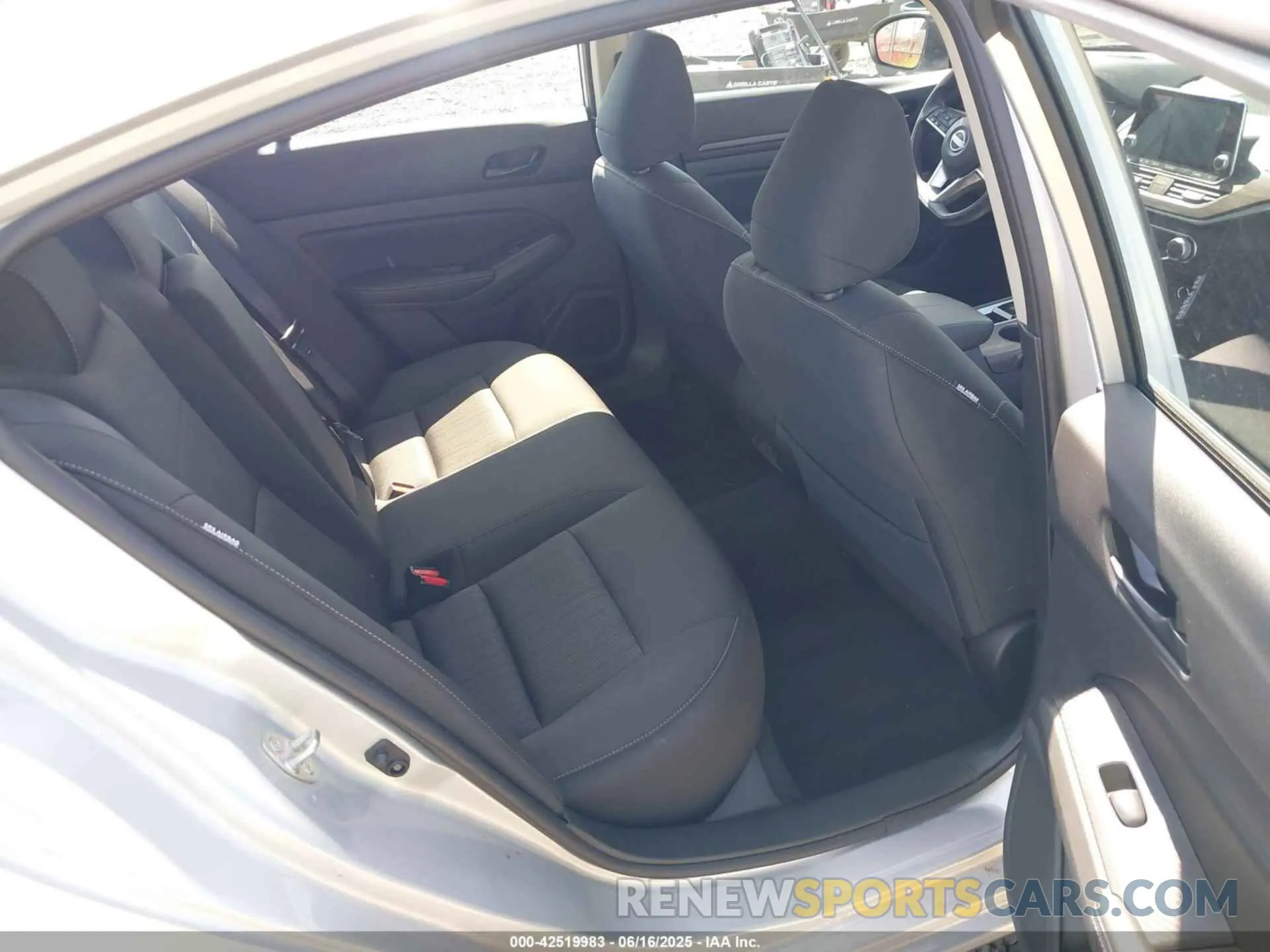 8 fotografías del automóvil dañado 1N4BL4DV6SN365033 NISSAN ALTIMA 2025