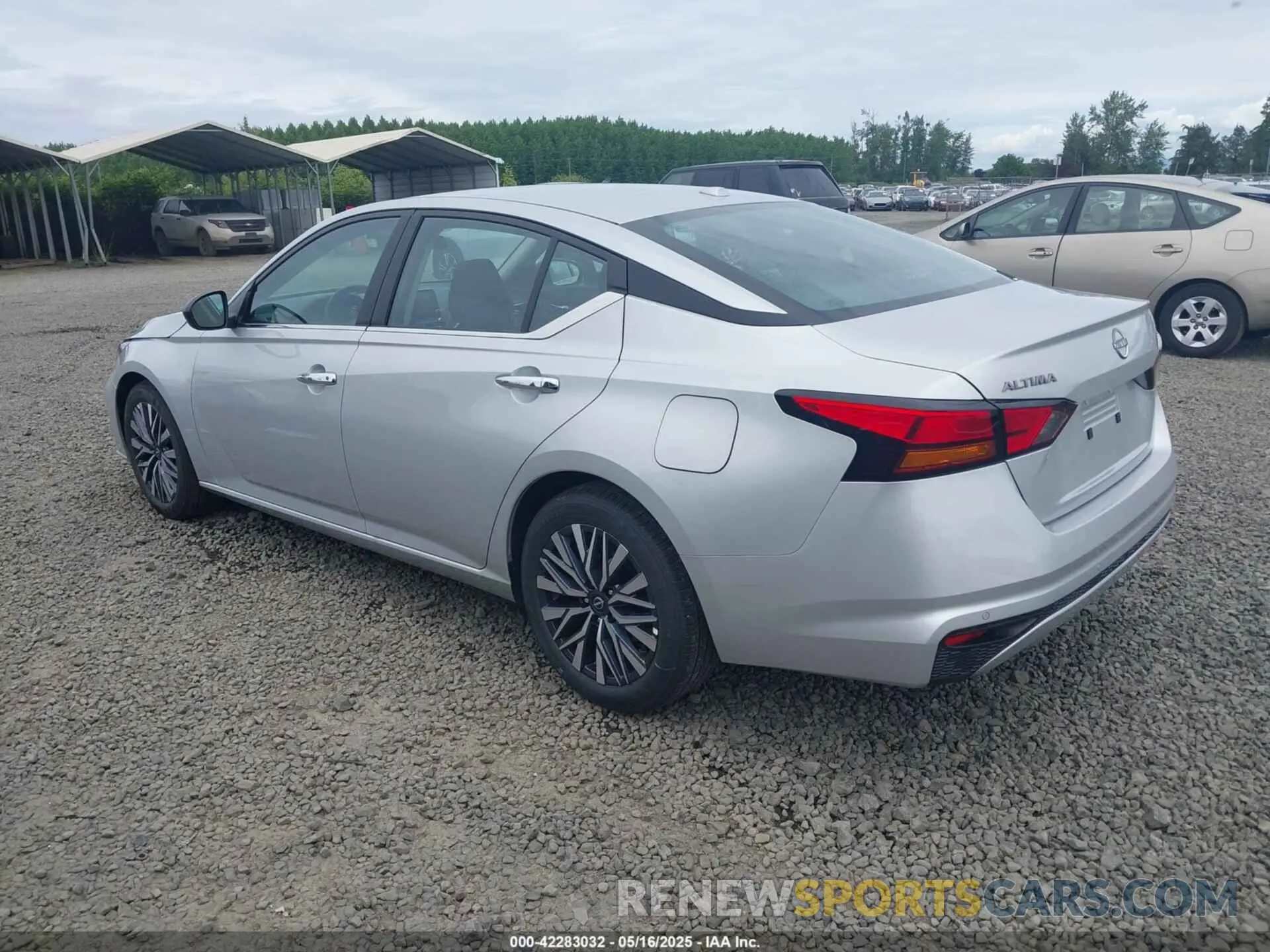 3 fotografías del automóvil dañado 1N4BL4DV6SN377635 NISSAN ALTIMA 2025