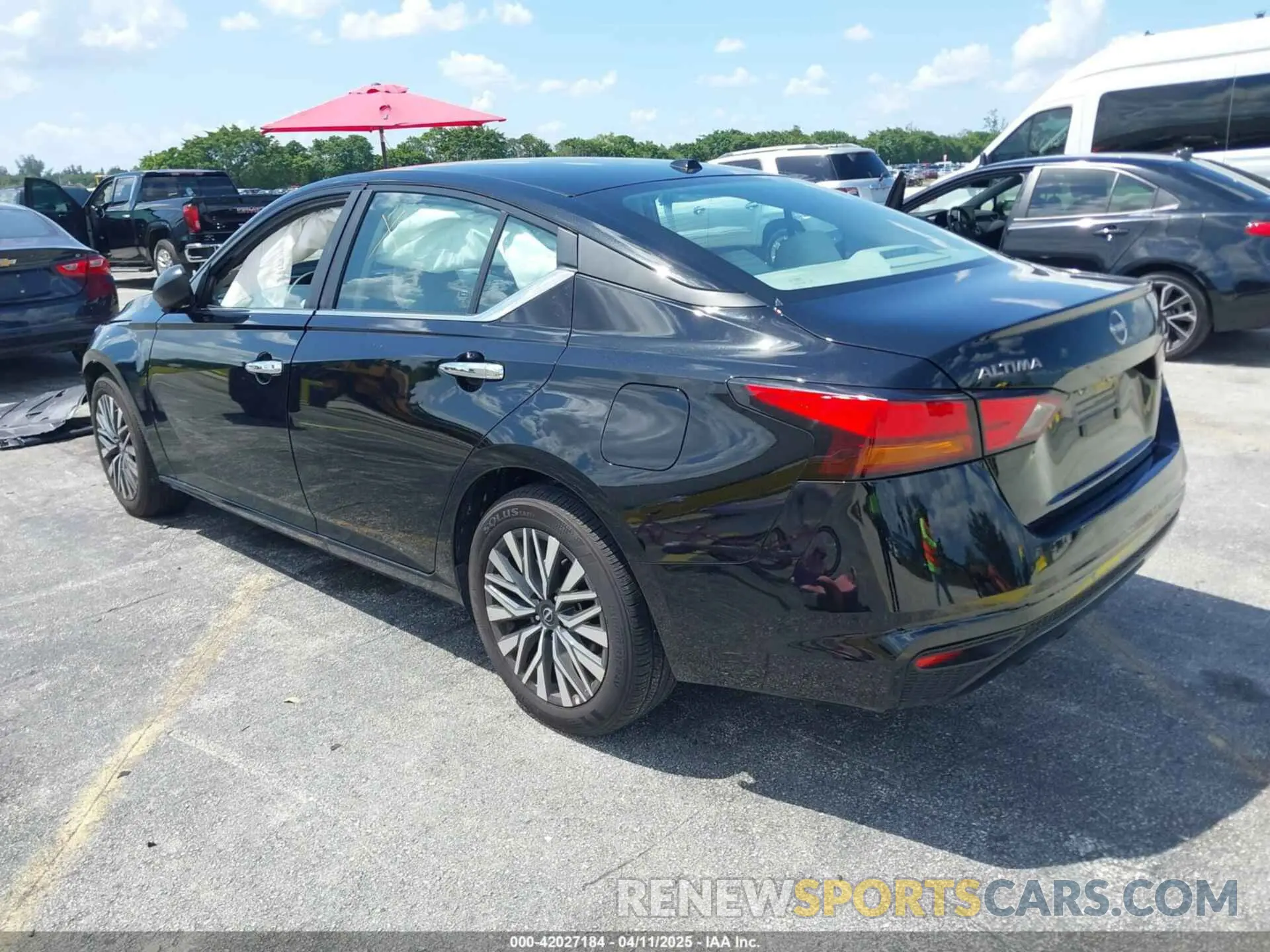3 fotografías del automóvil dañado 1N4BL4DV7SN306282 NISSAN ALTIMA 2025