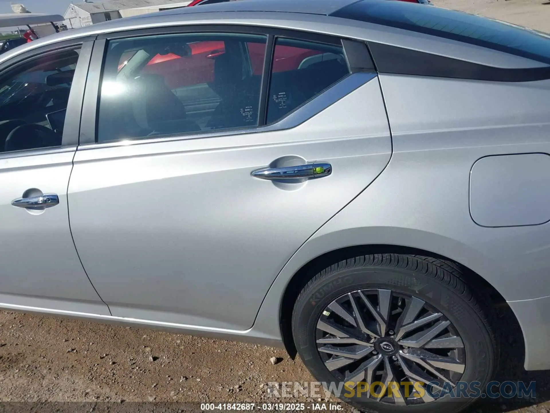 13 fotografías del automóvil dañado 1N4BL4DV7SN357393 NISSAN ALTIMA 2025