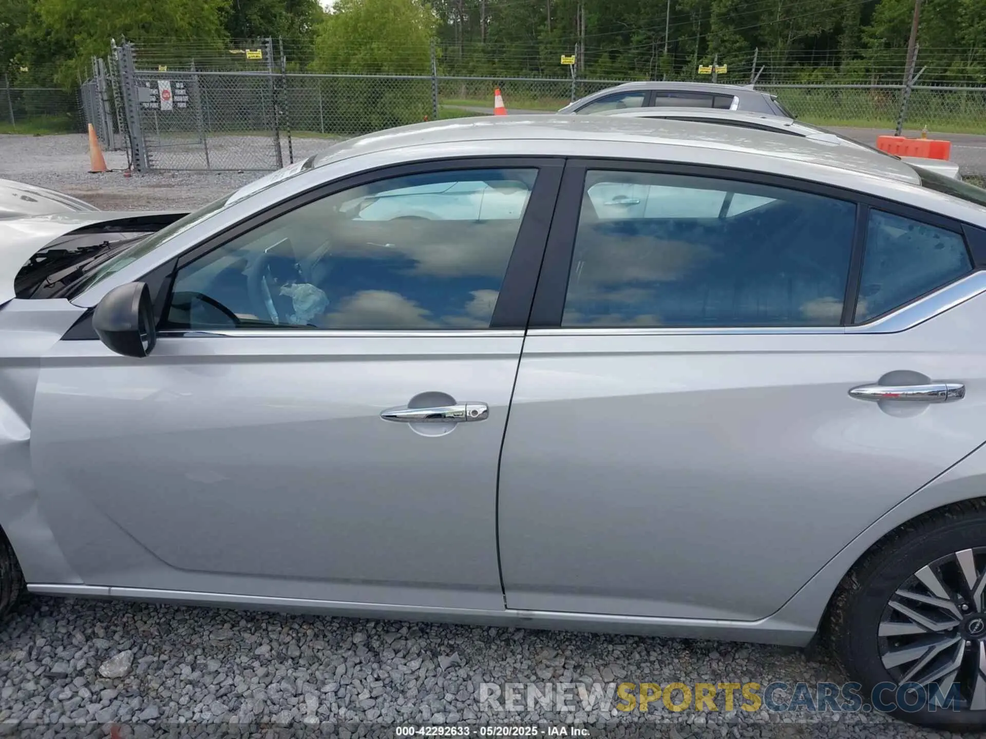 13 fotografías del automóvil dañado 1N4BL4DV7SN378258 NISSAN ALTIMA 2025