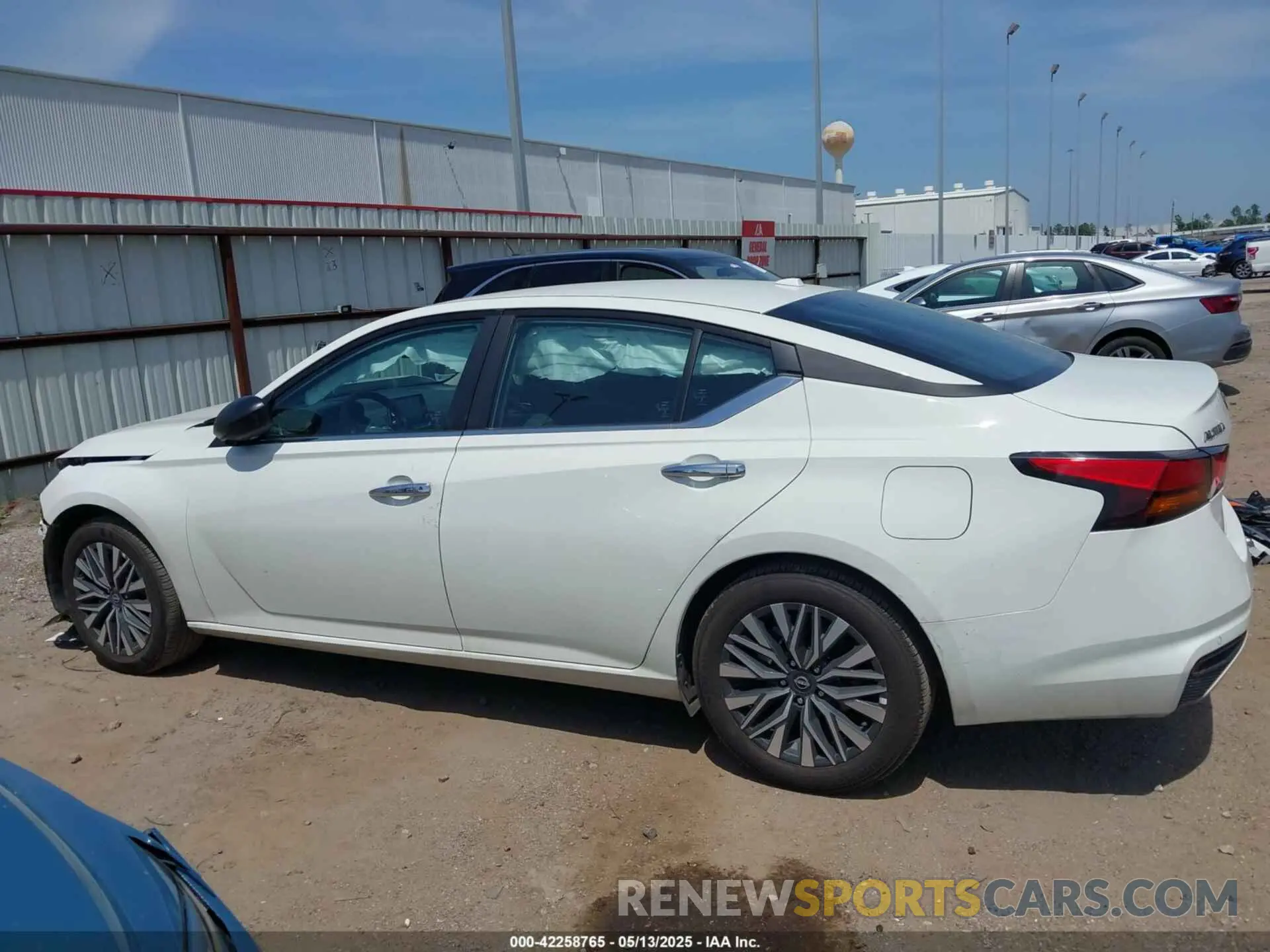 15 fotografías del automóvil dañado 1N4BL4DV8SN371660 NISSAN ALTIMA 2025