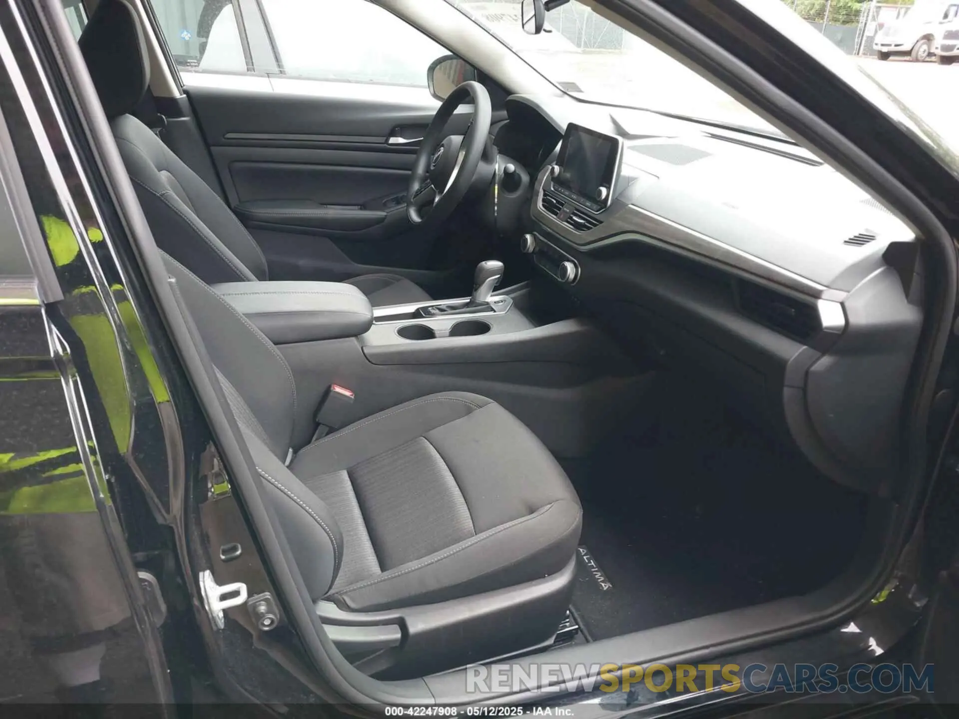 5 fotografías del automóvil dañado 1N4BL4DV9SN363129 NISSAN ALTIMA 2025