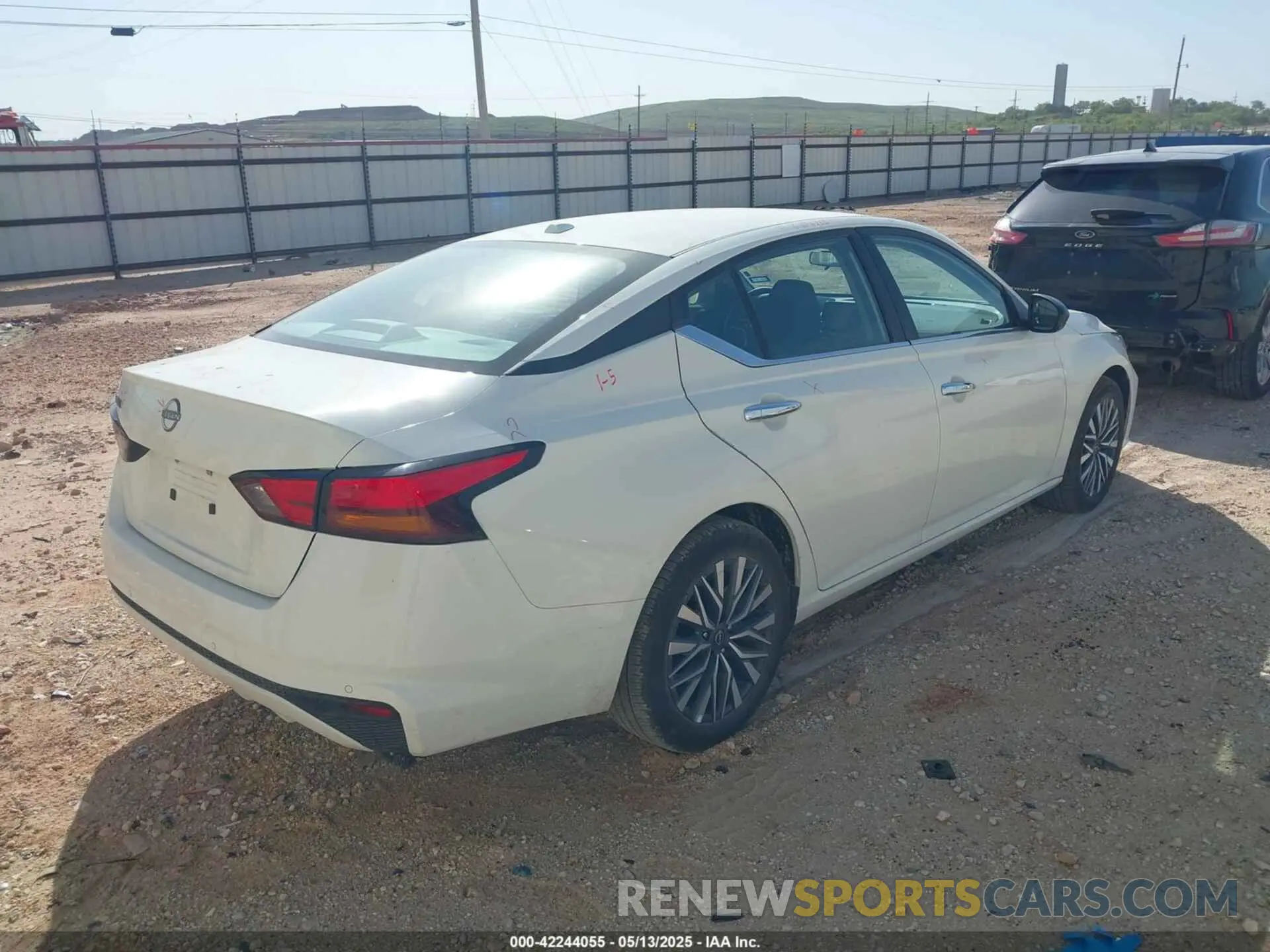 4 fotografías del automóvil dañado 1N4BL4DVXSN372941 NISSAN ALTIMA 2025