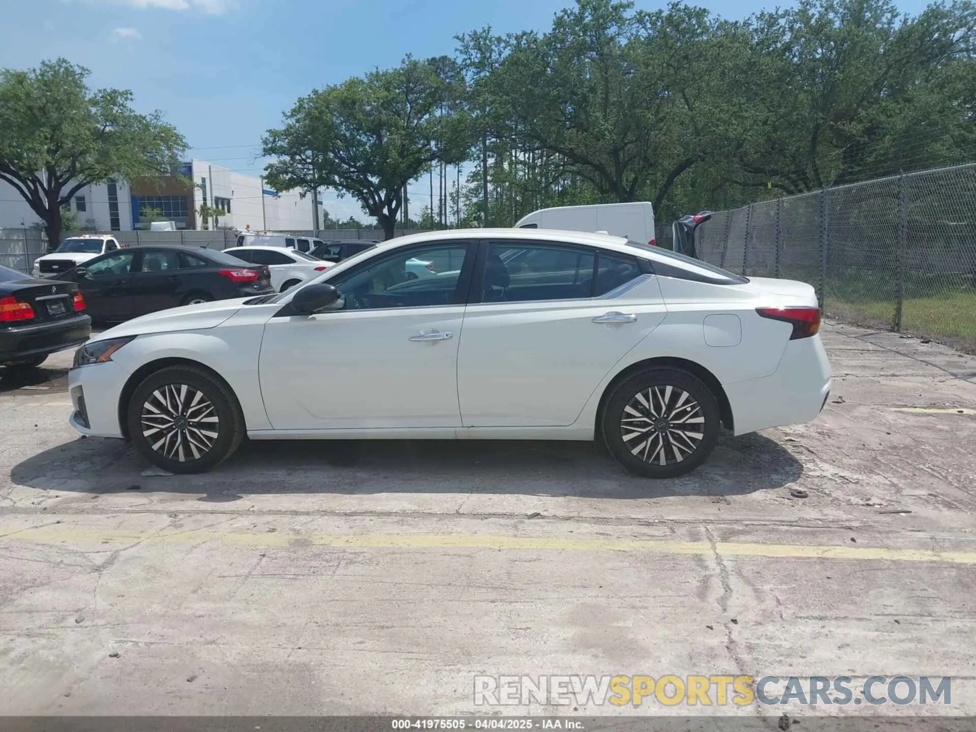 13 fotografías del automóvil dañado 1N4BL4DWXSN353315 NISSAN ALTIMA 2025