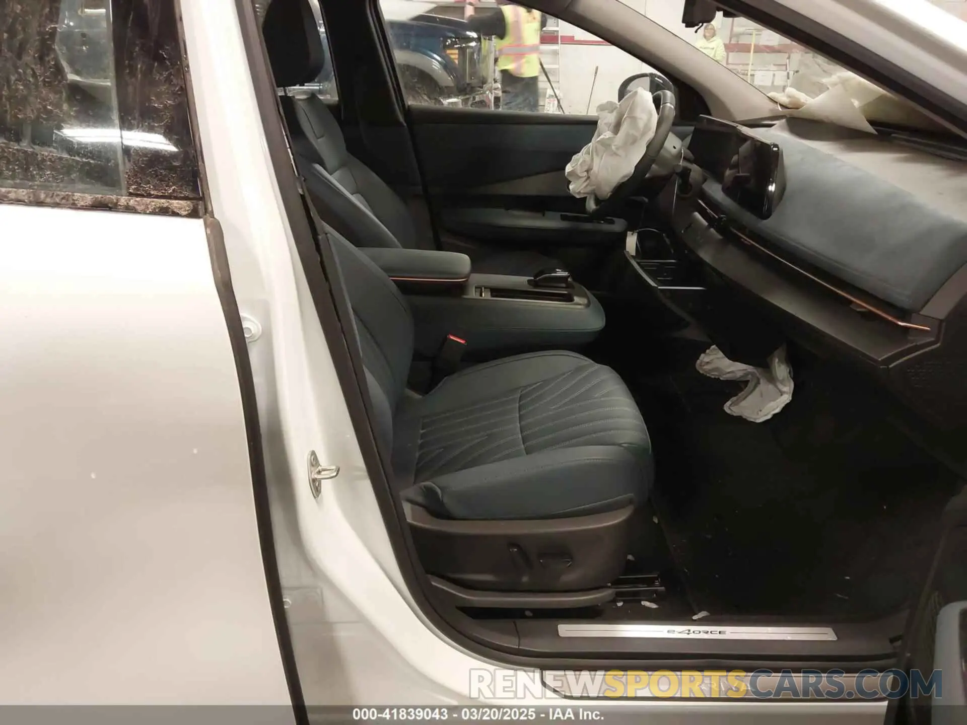 5 fotografías del automóvil dañado JN1DF0CD6RM740823 NISSAN ARIYA 2024