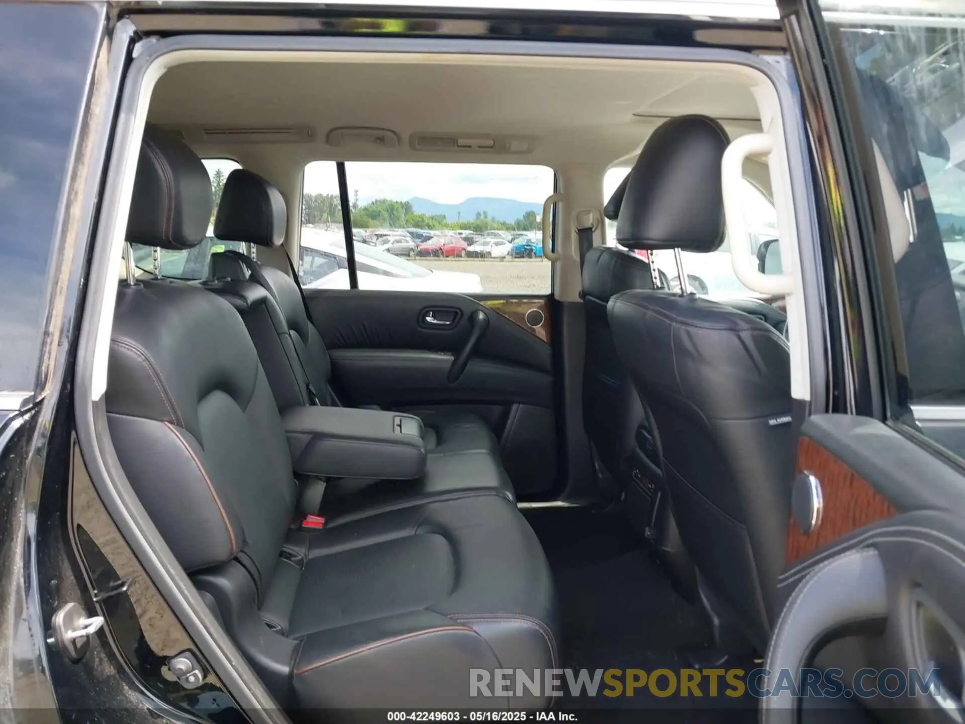 8 fotografías del automóvil dañado JN8AY2NC3KX510384 NISSAN ARMADA 2019