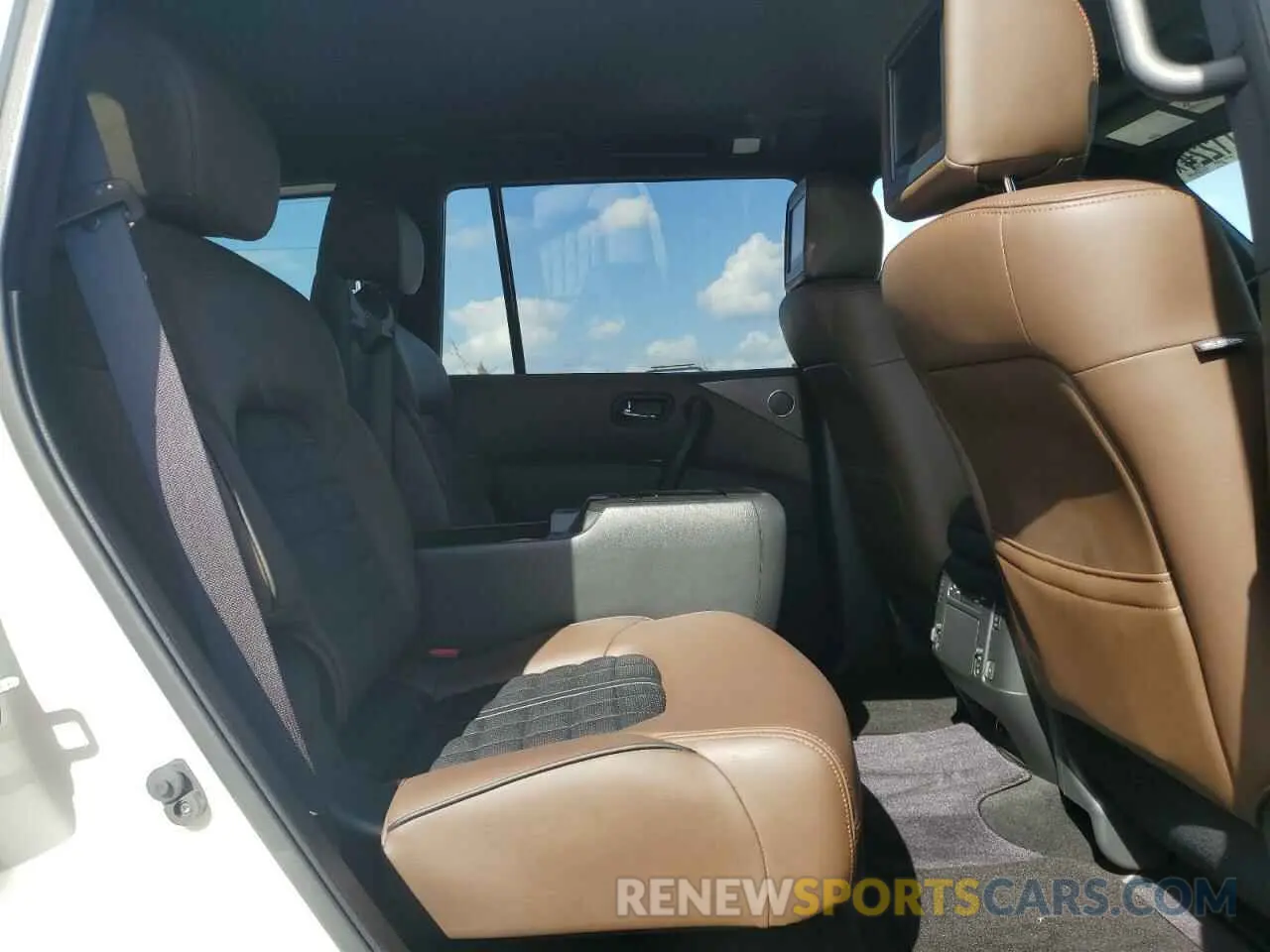 11 fotografías del automóvil dañado JN8AY2NF5L9360651 NISSAN ARMADA 2020