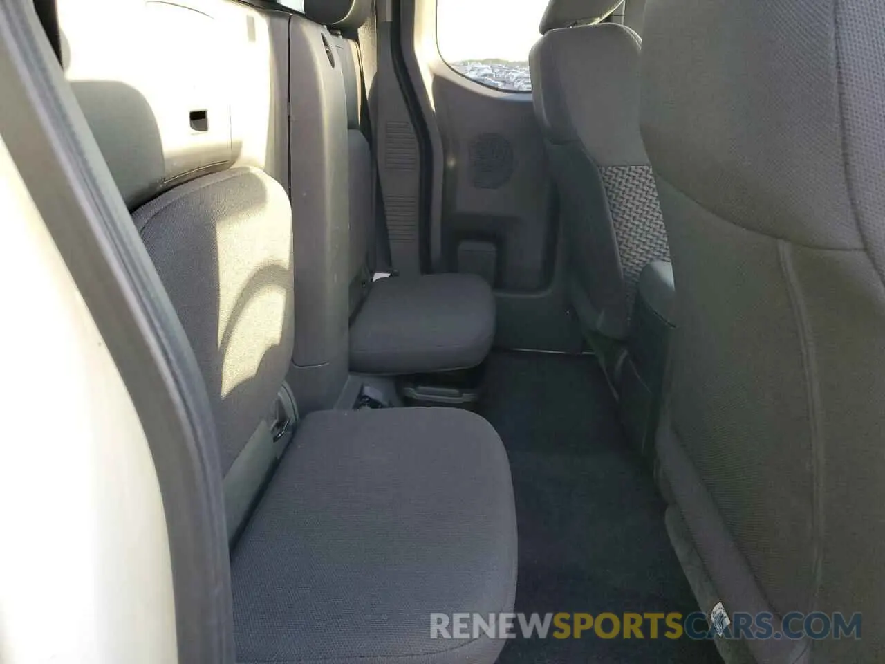 10 fotografías del automóvil dañado 1N6AD0CUXKN796265 NISSAN FRONTIER 2019