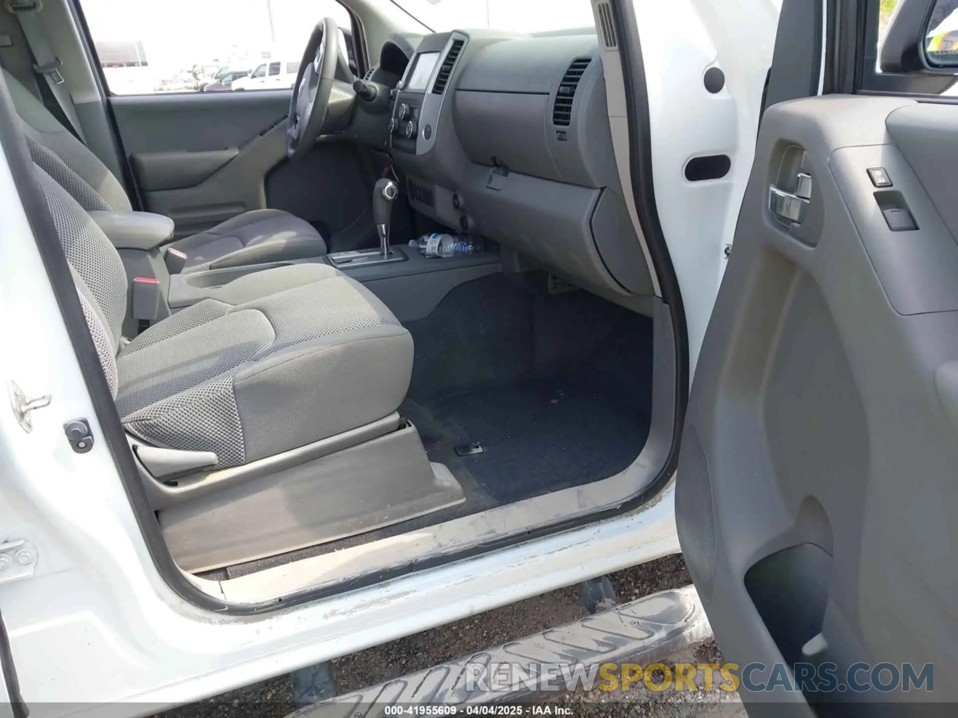 5 fotografías del automóvil dañado 1N6AD0ER2KN885286 NISSAN FRONTIER 2019