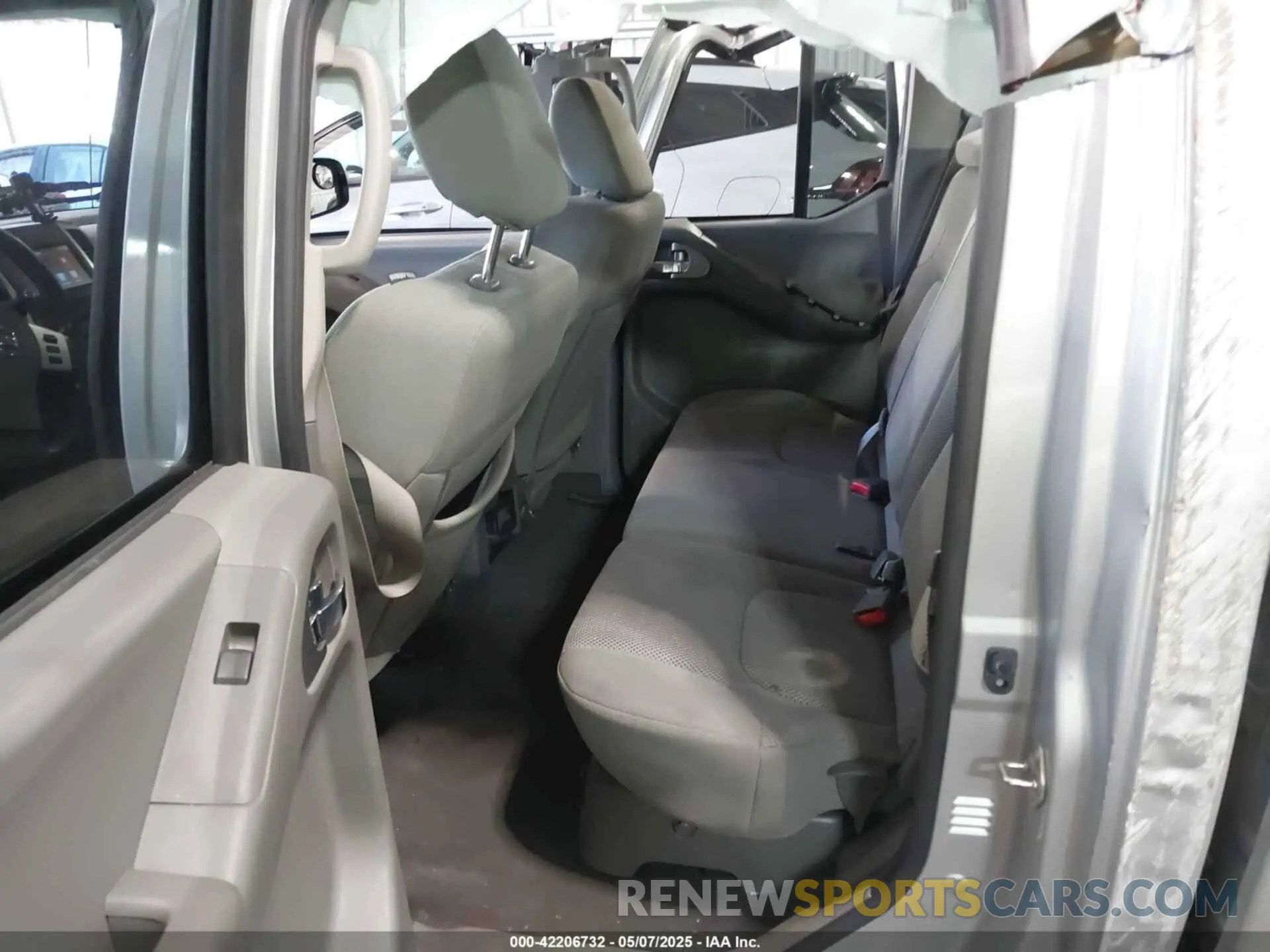 8 fotografías del automóvil dañado 1N6AD0ER5KN790768 NISSAN FRONTIER 2019
