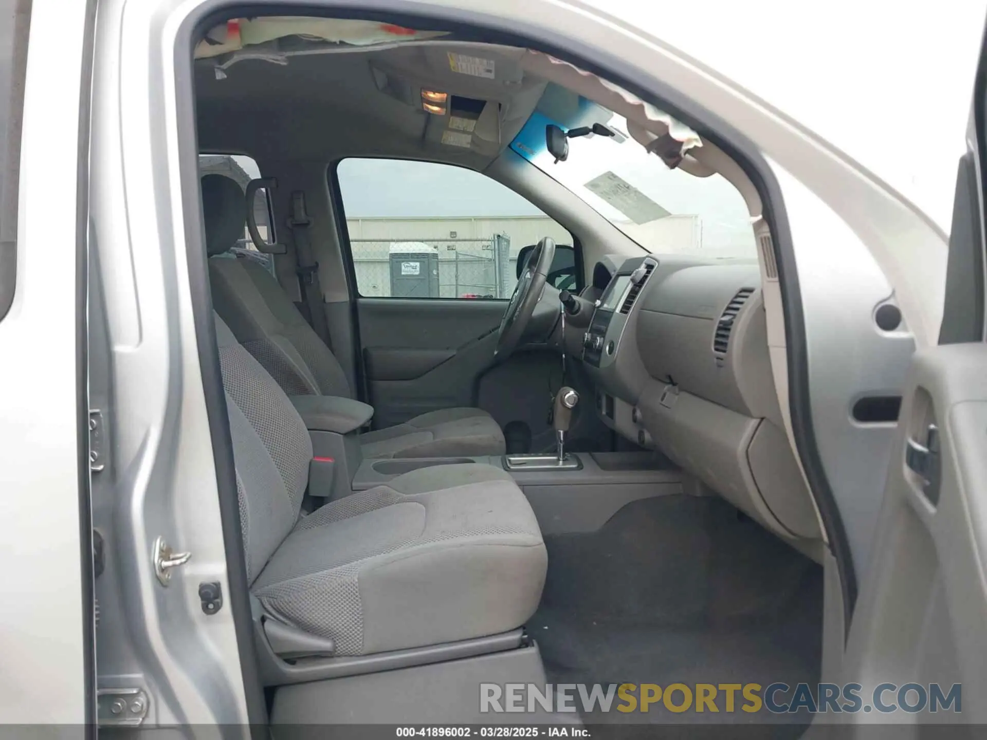 5 fotografías del automóvil dañado 1N6AD0ER6KN726058 NISSAN FRONTIER 2019