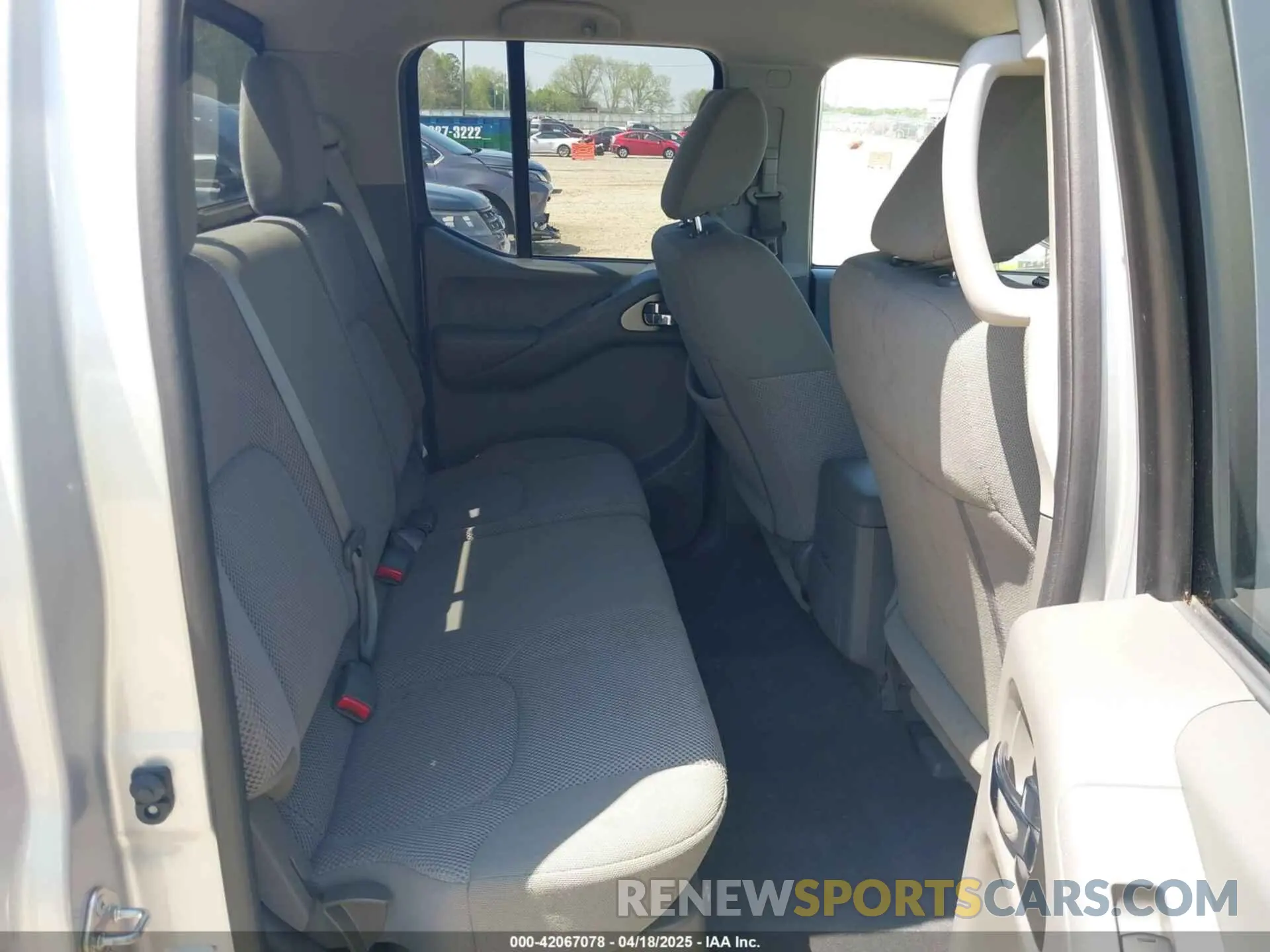 8 fotografías del automóvil dañado 1N6AD0ER6KN727579 NISSAN FRONTIER 2019