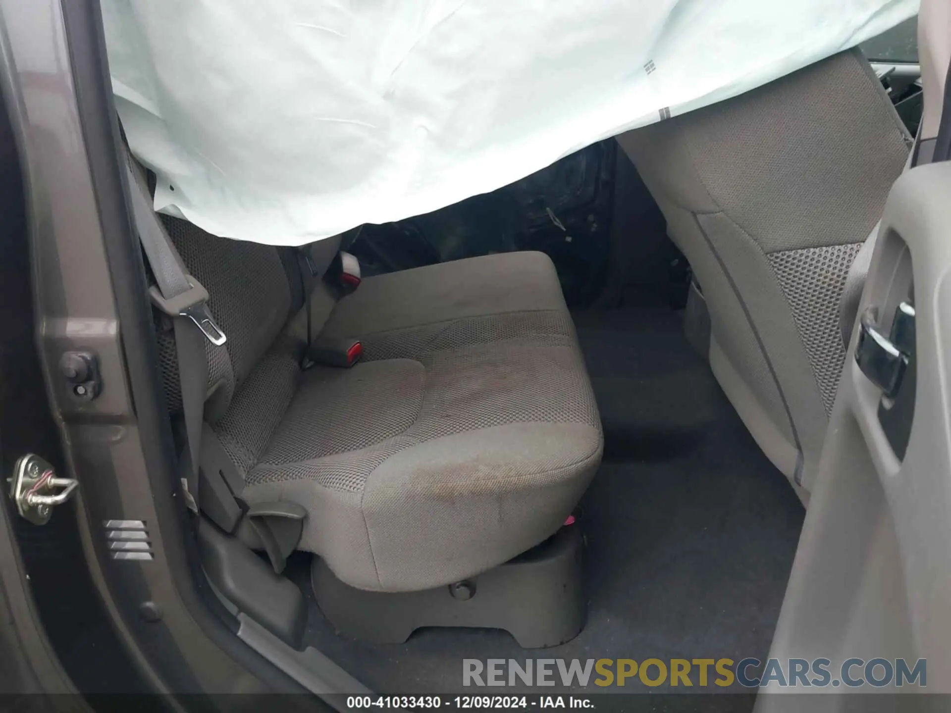 8 fotografías del automóvil dañado 1N6AD0ER7KN766438 NISSAN FRONTIER 2019