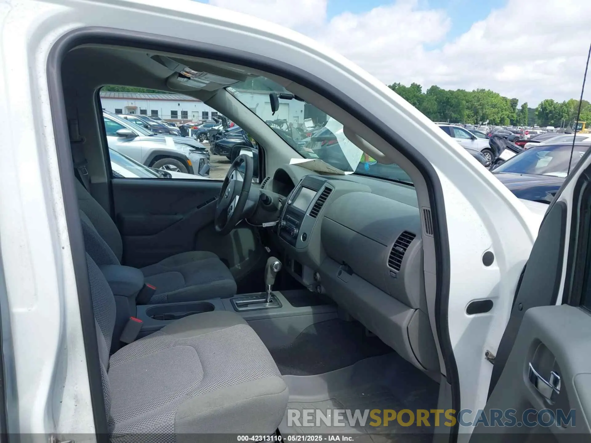 5 fotografías del automóvil dañado 1N6AD0ER8KN704739 NISSAN FRONTIER 2019