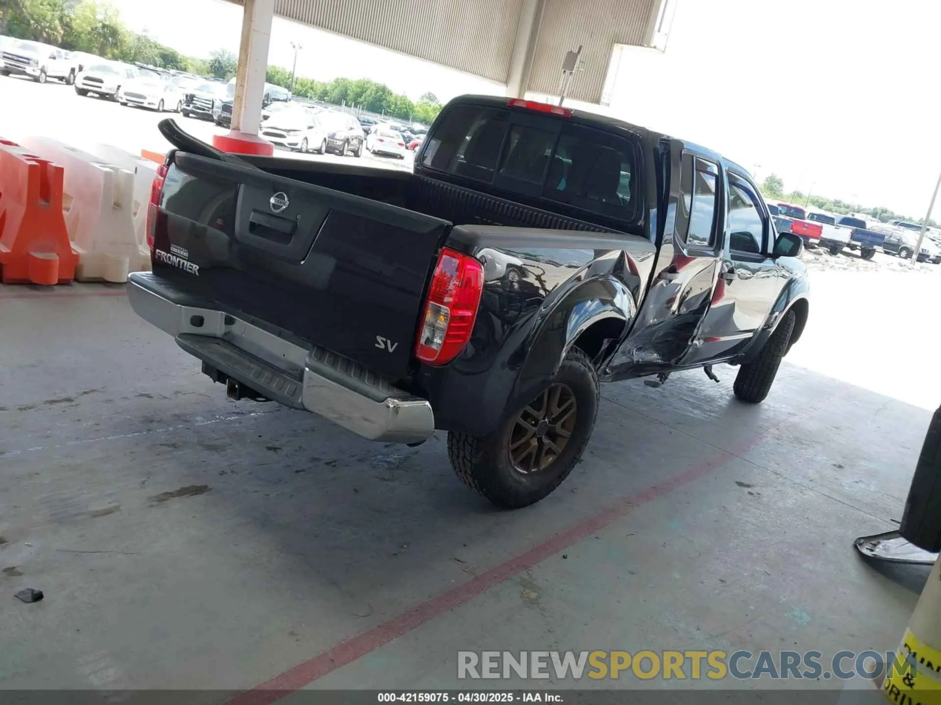 4 fotografías del automóvil dañado 1N6AD0ER8KN796998 NISSAN FRONTIER 2019