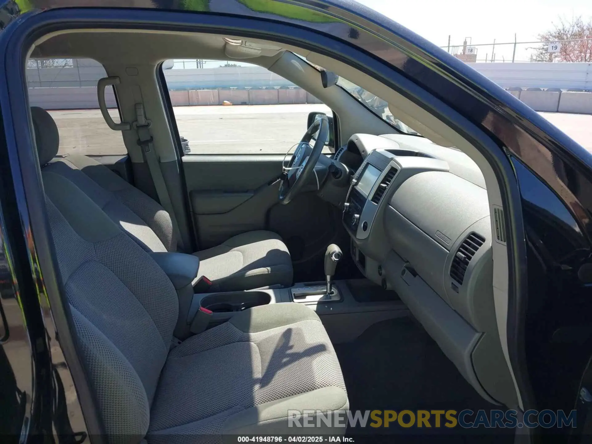 5 fotografías del automóvil dañado 1N6AD0ER8KN884983 NISSAN FRONTIER 2019