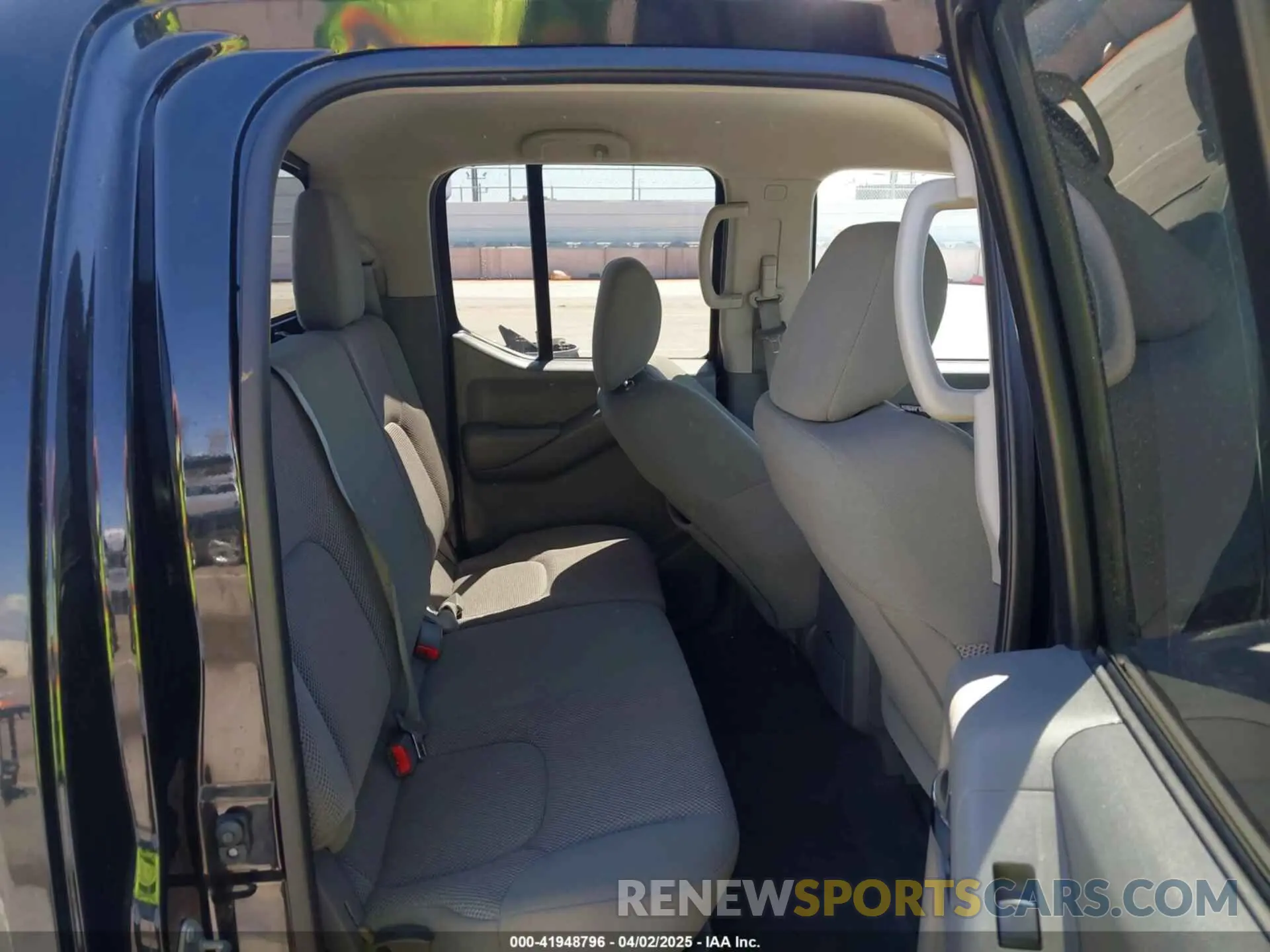 8 fotografías del automóvil dañado 1N6AD0ER8KN884983 NISSAN FRONTIER 2019