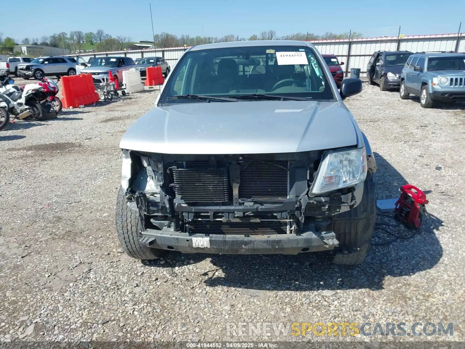 13 fotografías del automóvil dañado 1N6AD0ER9KN726166 NISSAN FRONTIER 2019
