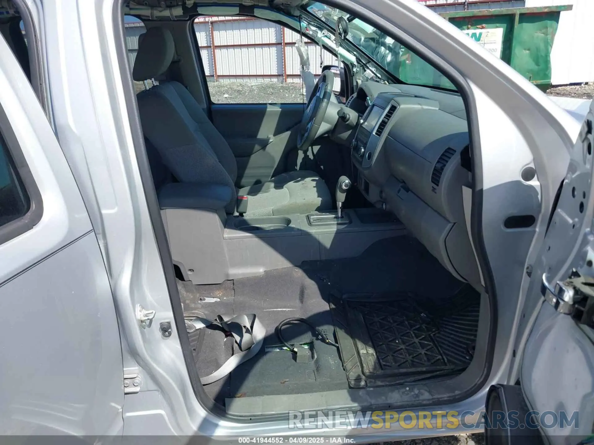 5 fotografías del automóvil dañado 1N6AD0ER9KN726166 NISSAN FRONTIER 2019