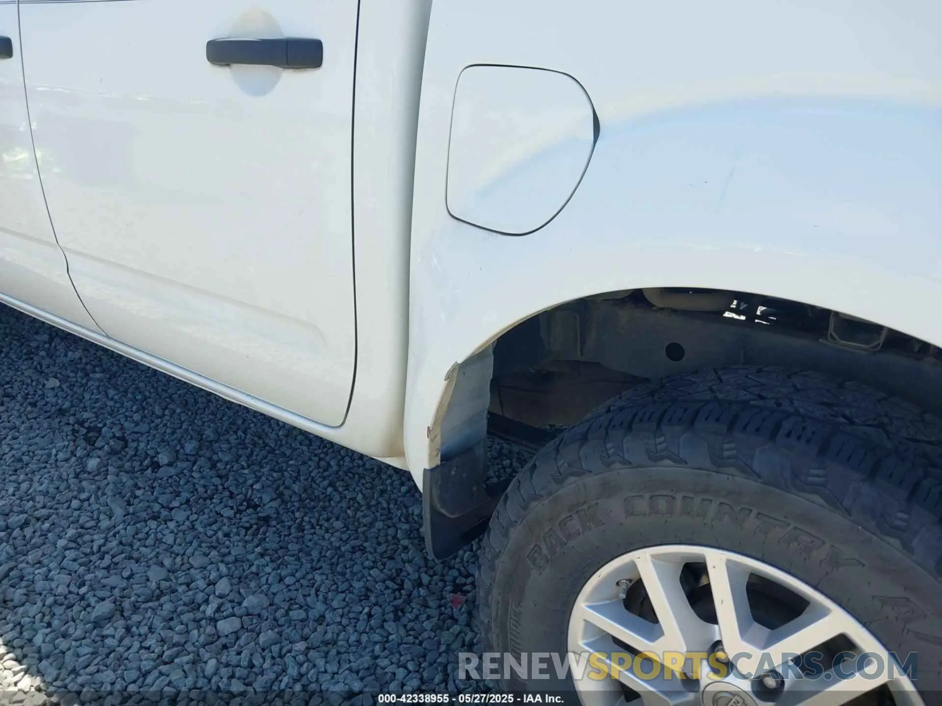 18 fotografías del automóvil dañado 1N6AD0EV1KN730791 NISSAN FRONTIER 2019