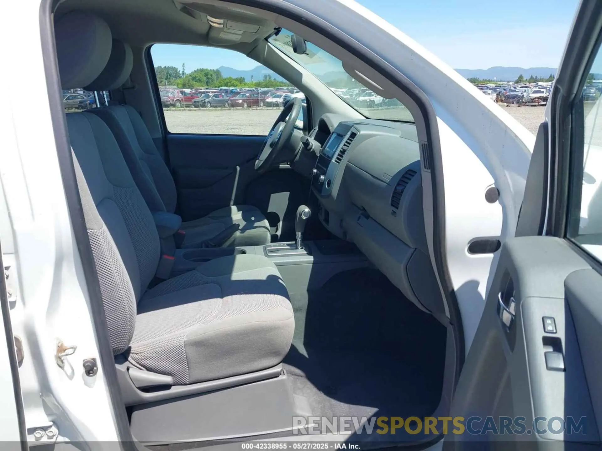 5 fotografías del automóvil dañado 1N6AD0EV1KN730791 NISSAN FRONTIER 2019