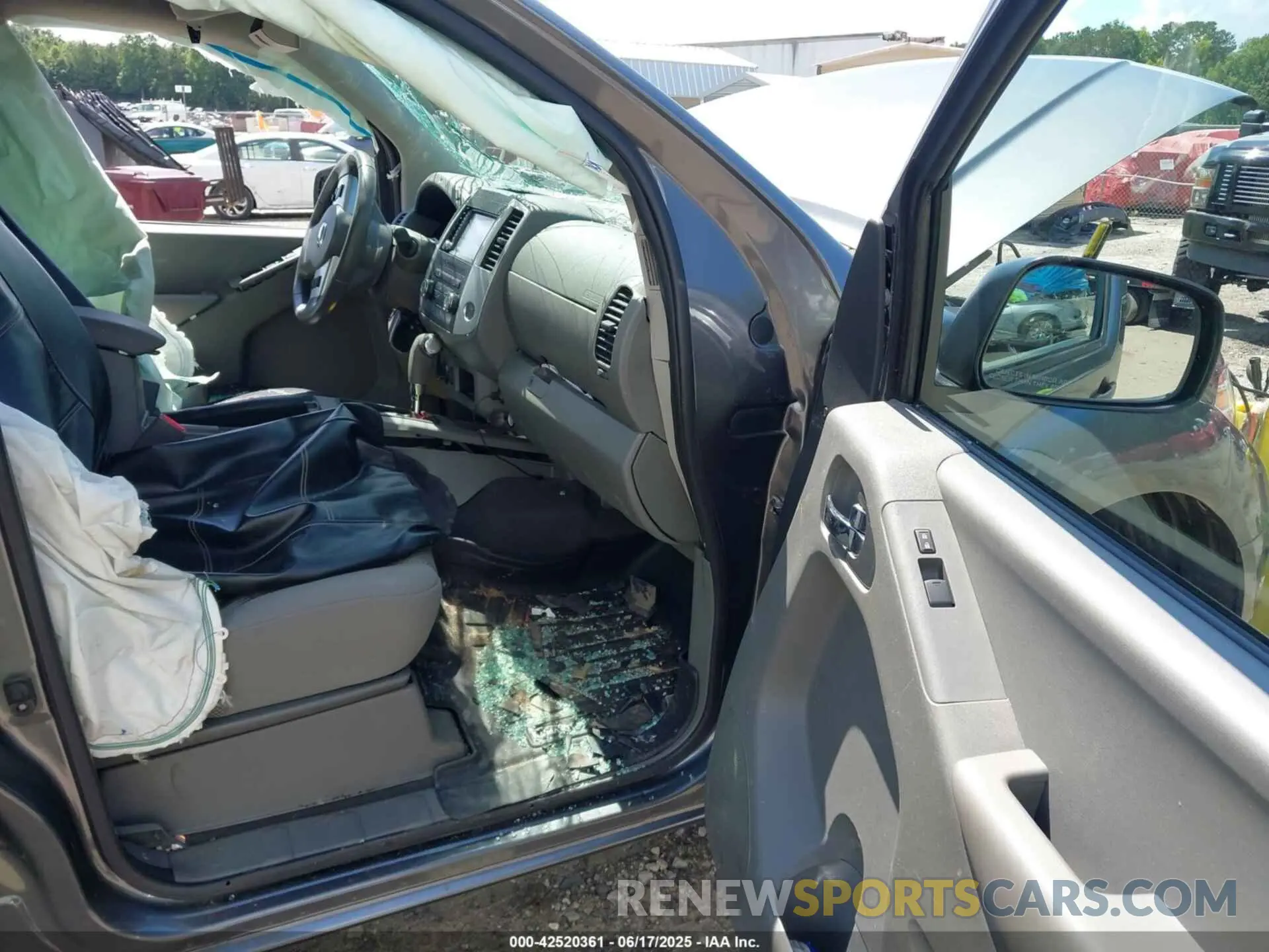 5 fotografías del automóvil dañado 1N6AD0EV1KN778162 NISSAN FRONTIER 2019